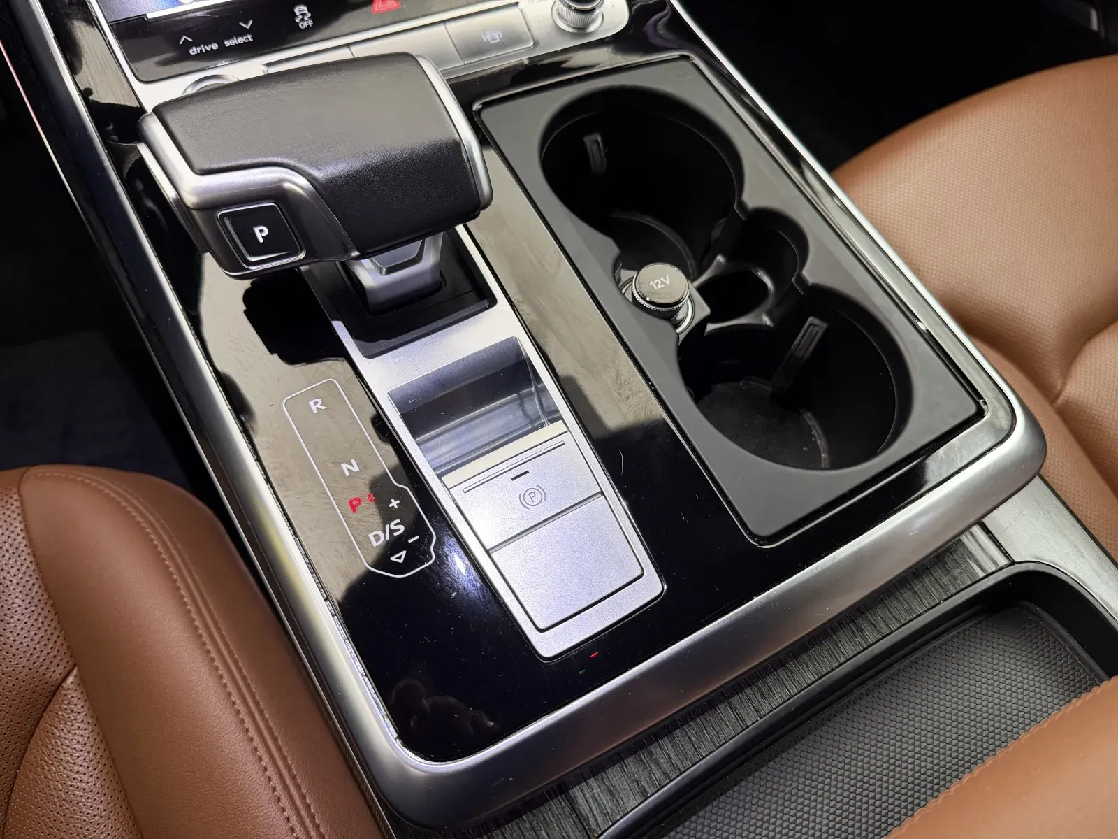 Audi Q8 photo 46