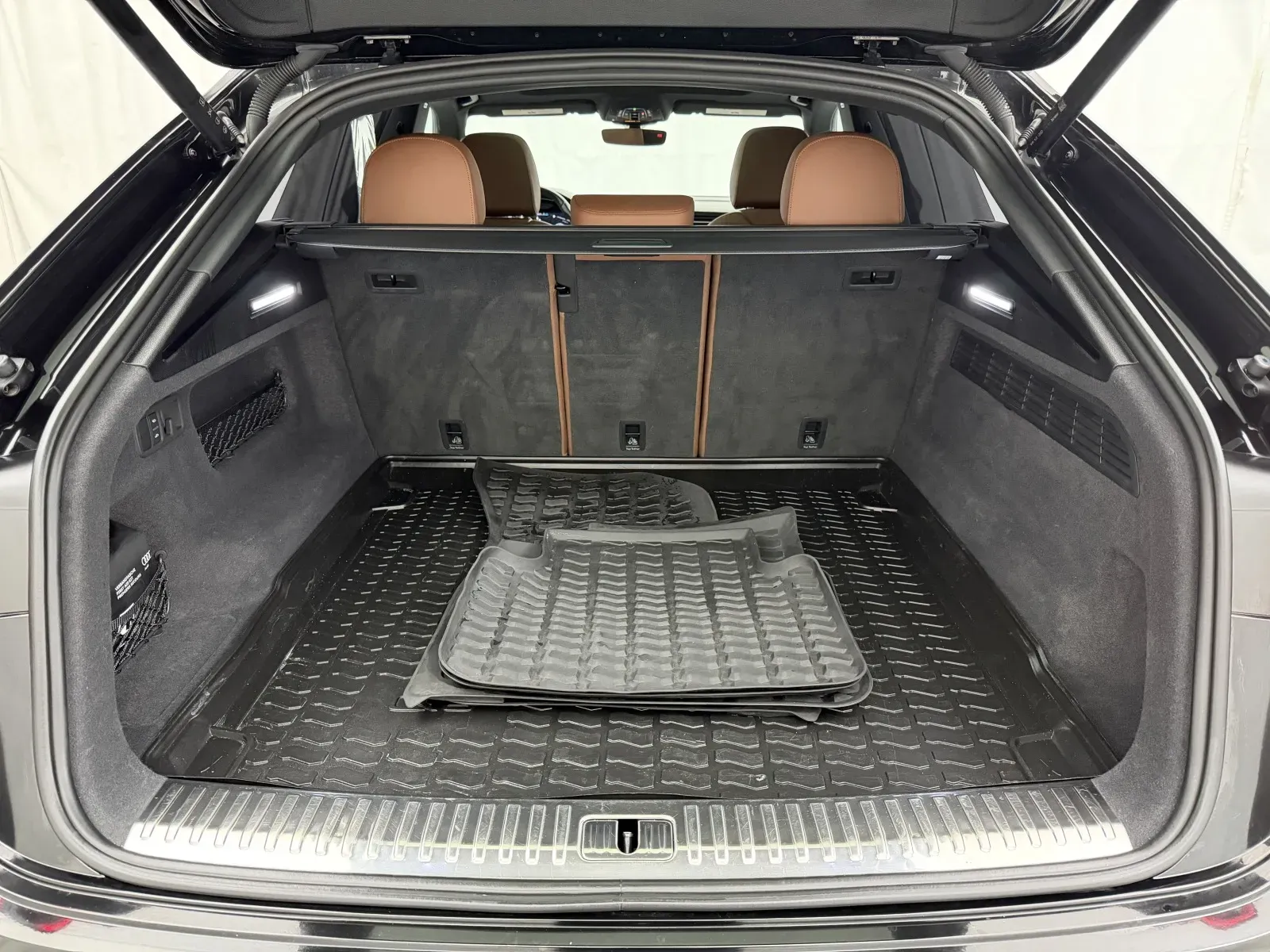 Audi Q8 photo 52