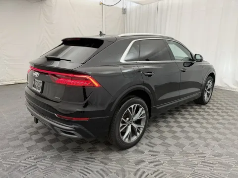 More photos of 2022 Audi Q8 Prestige at Autos of Chicago, IL