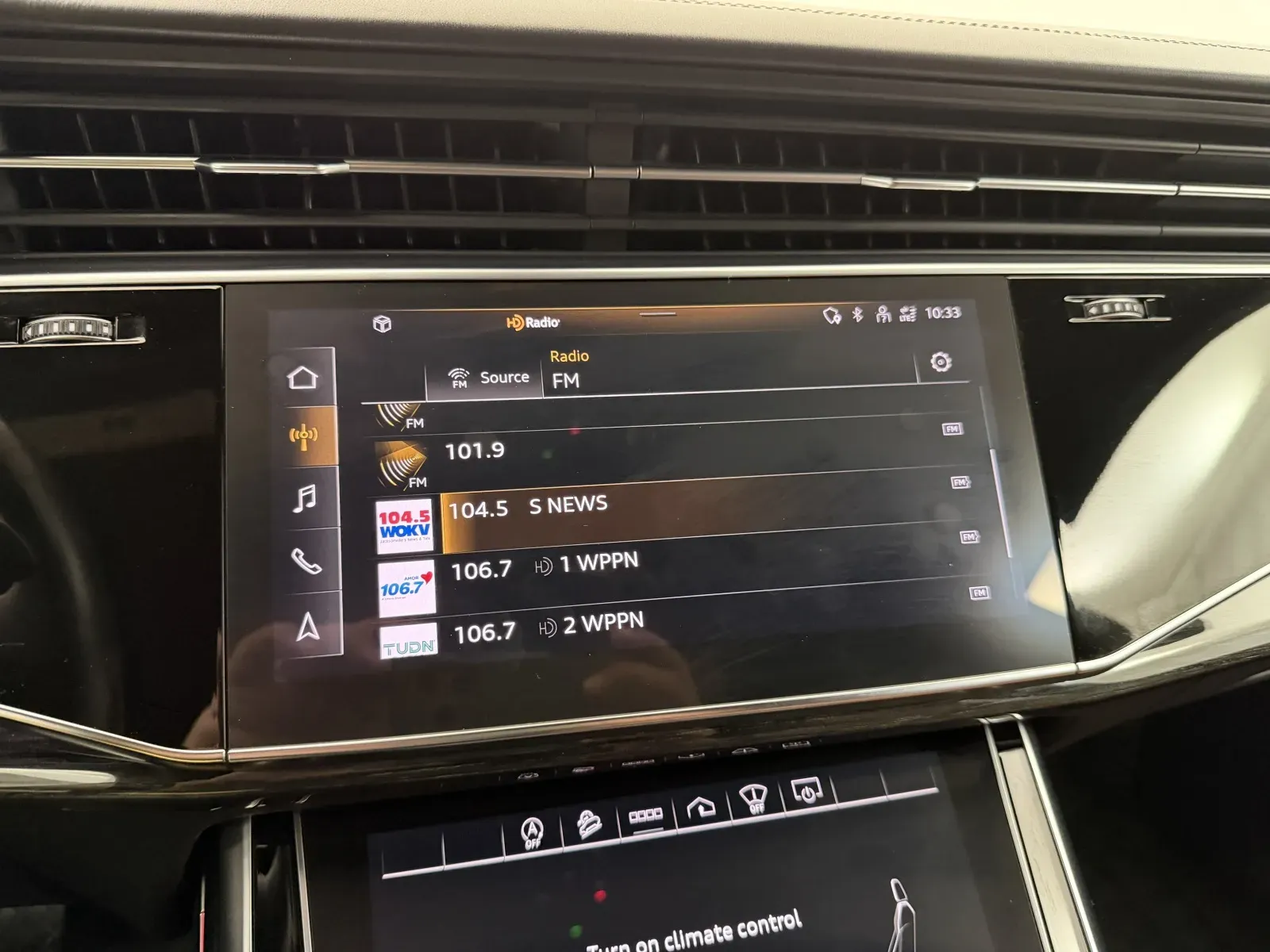 Audi Q8 photo 21