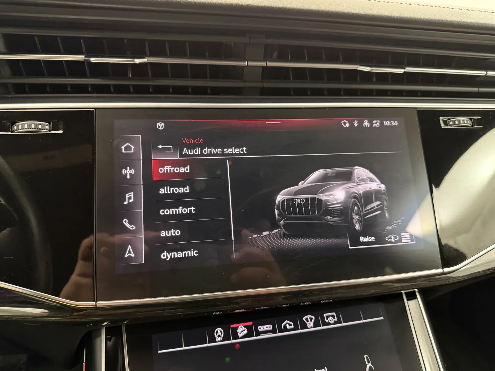 Audi Q8 photo 22