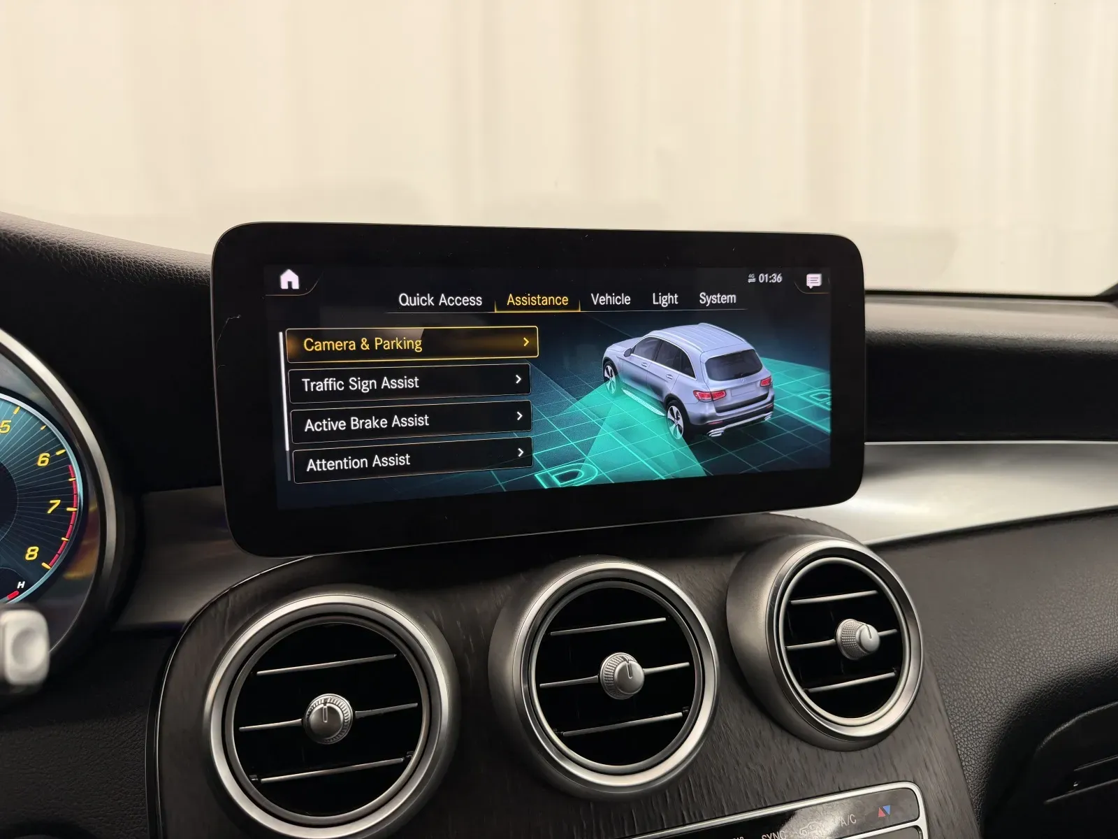 Mercedes-Benz GLC photo 22