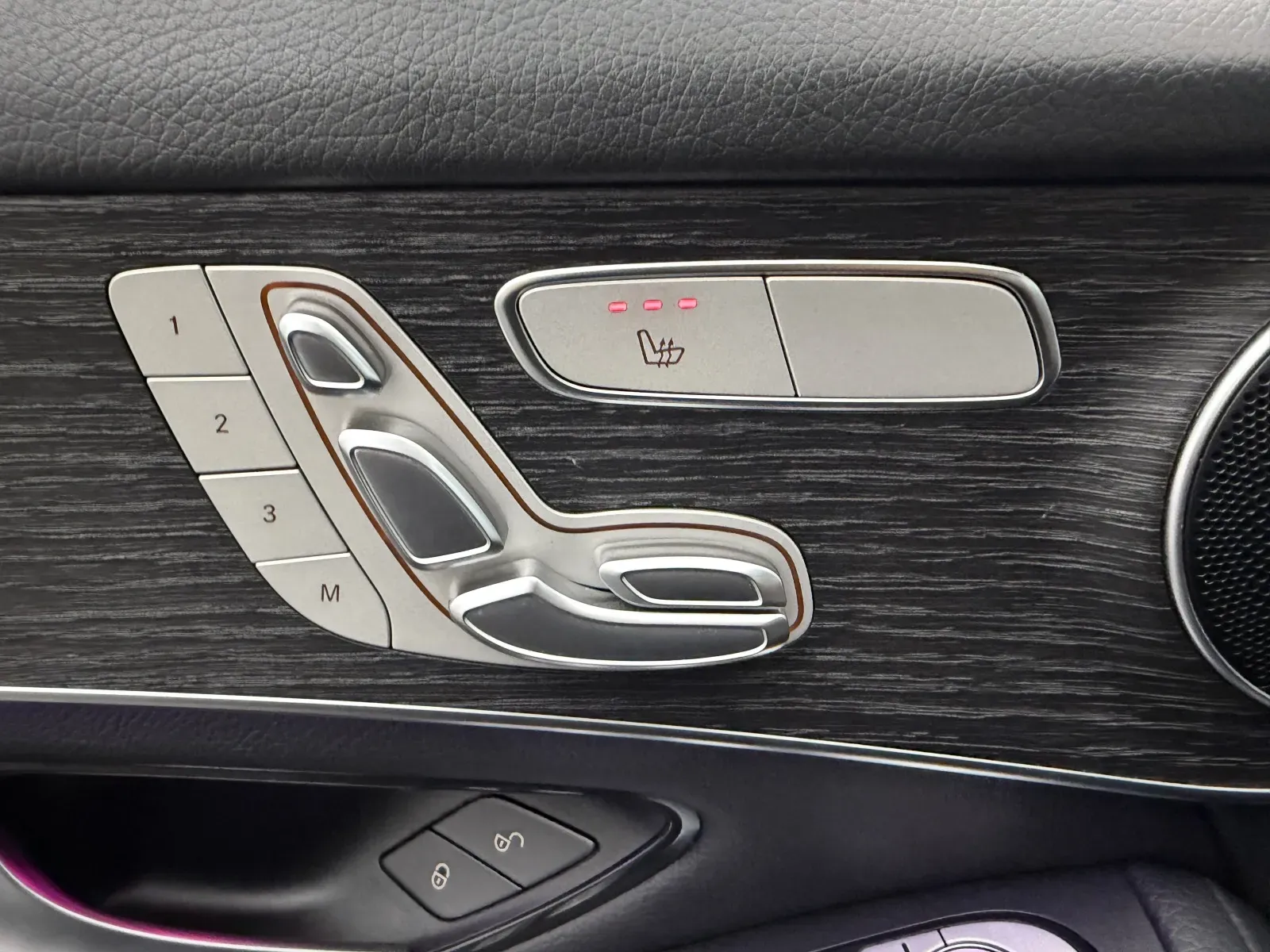 Mercedes-Benz GLC photo 11
