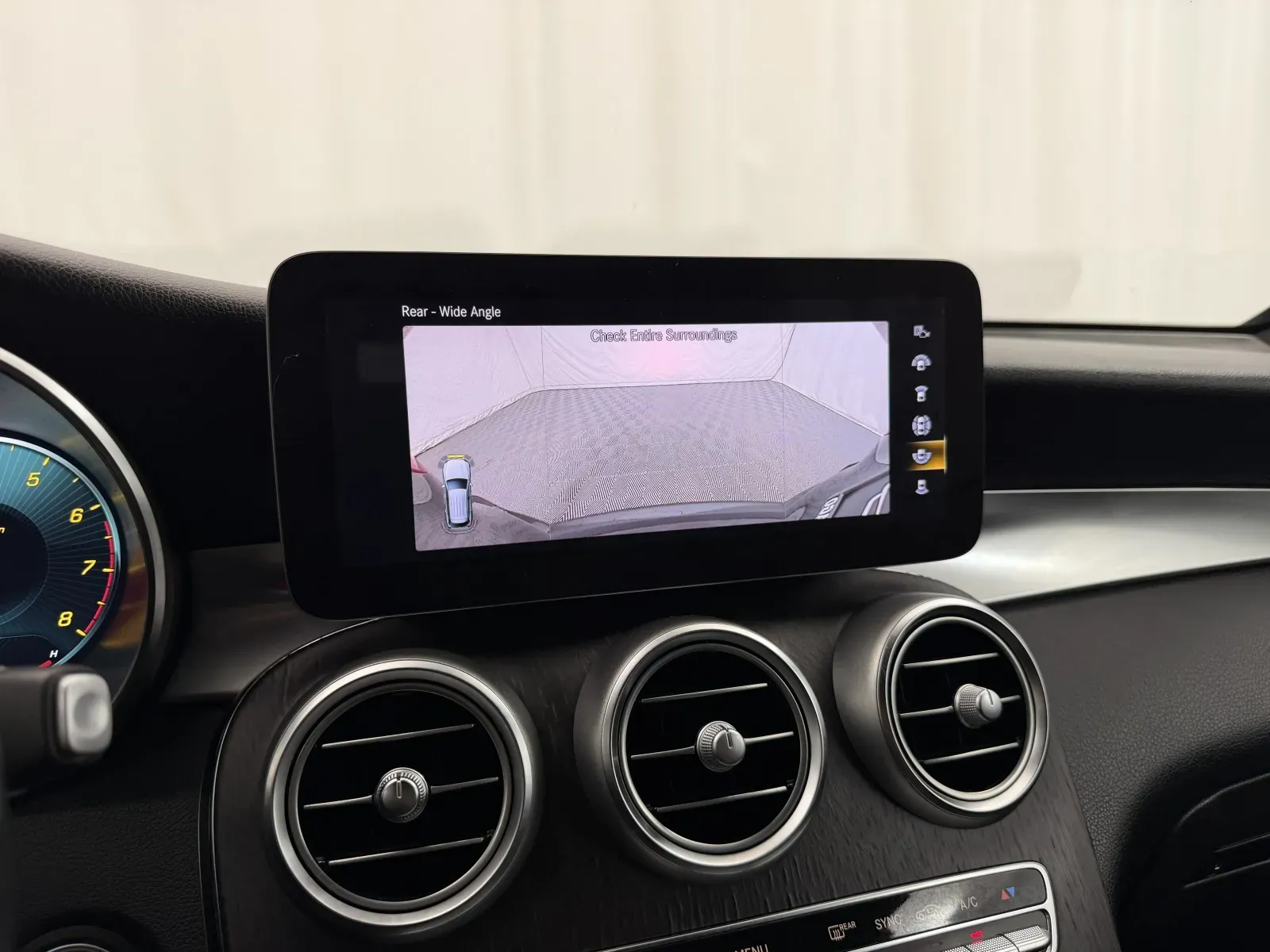 Mercedes-Benz GLC photo 16