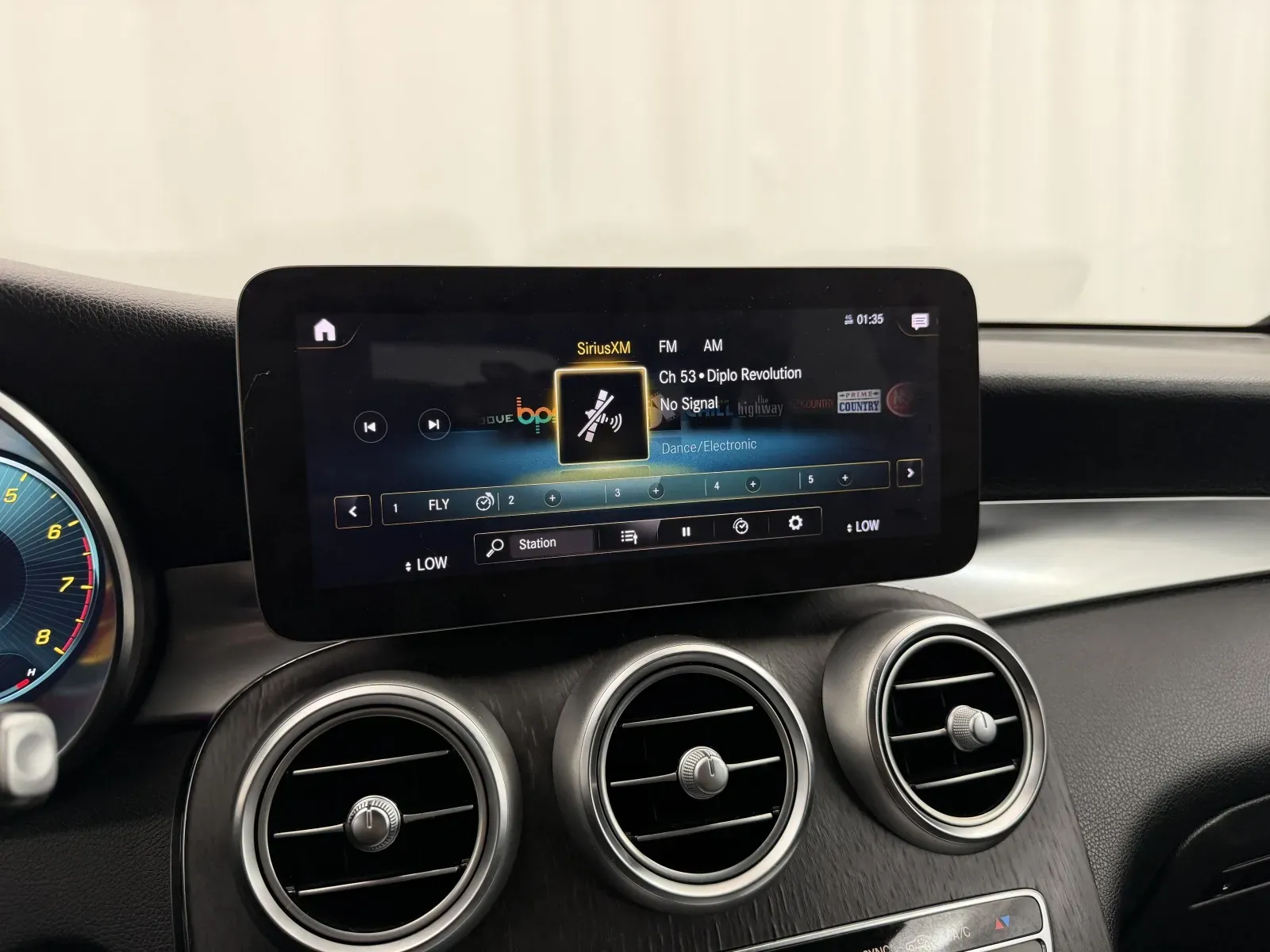 Mercedes-Benz GLC photo 30
