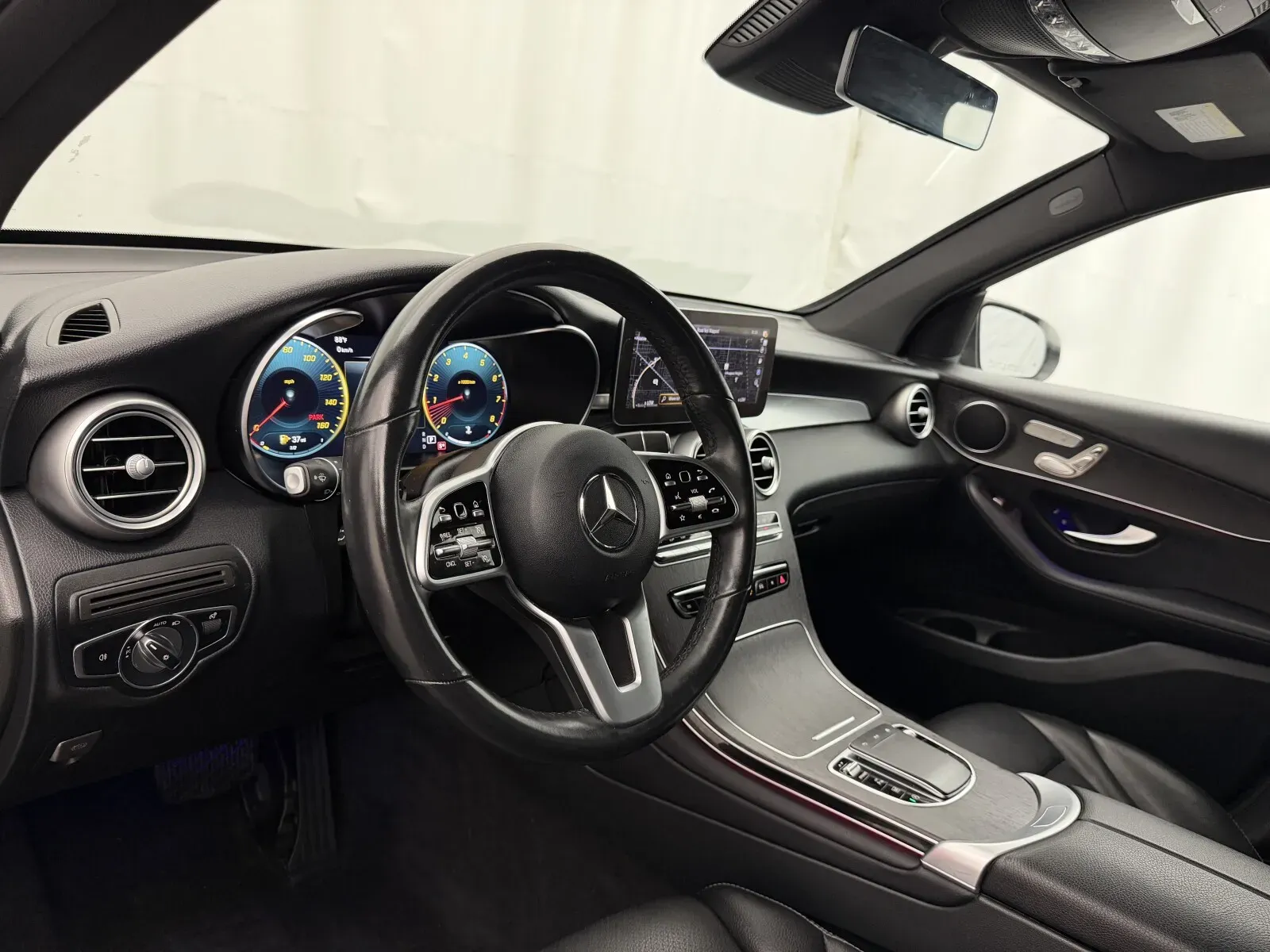 Mercedes-Benz GLC photo 7