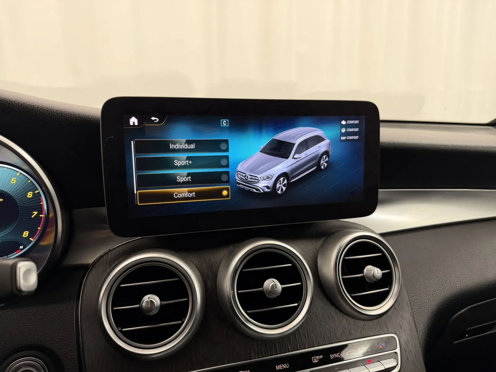 Mercedes-Benz GLC photo 28