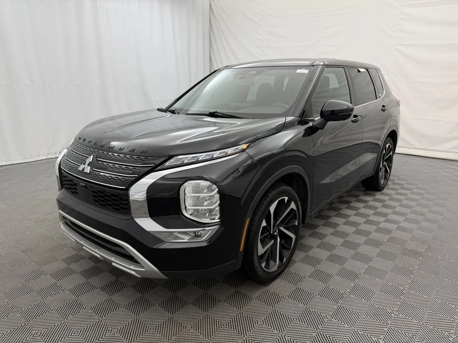 Mitsubishi Outlander photo 2