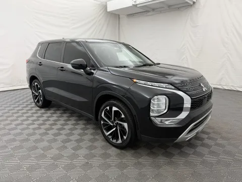 More photos of 2022 Mitsubishi Outlander SE Launch Edition at Autos of Chicago, IL