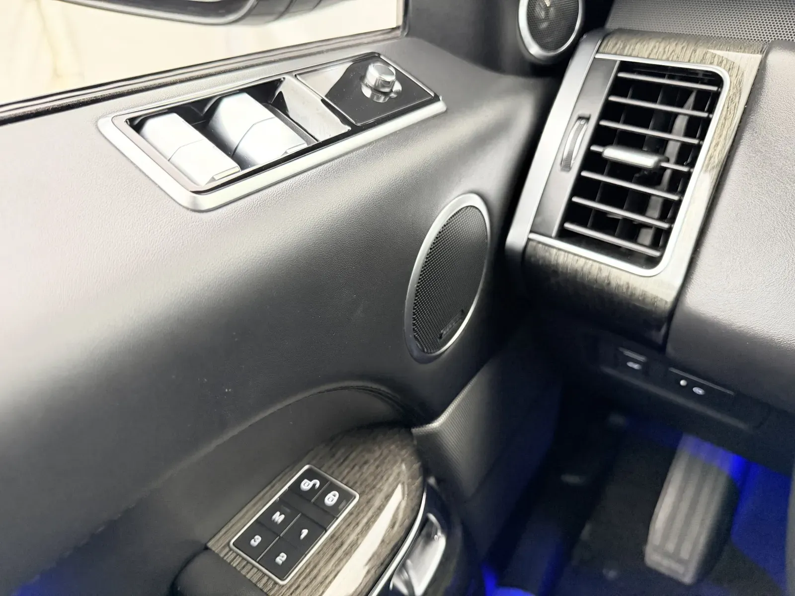 Land Rover Range Rover Sport photo 20