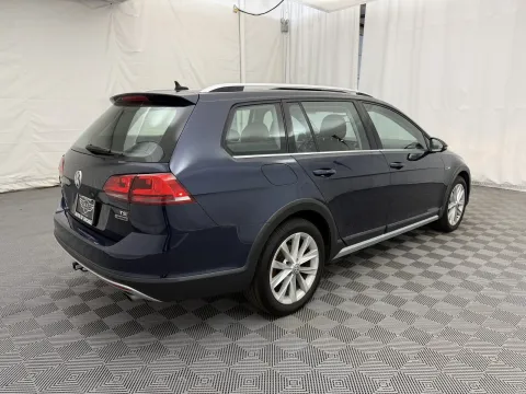More photos of 2017 Volkswagen Golf Alltrack S at Autos of Chicago, IL