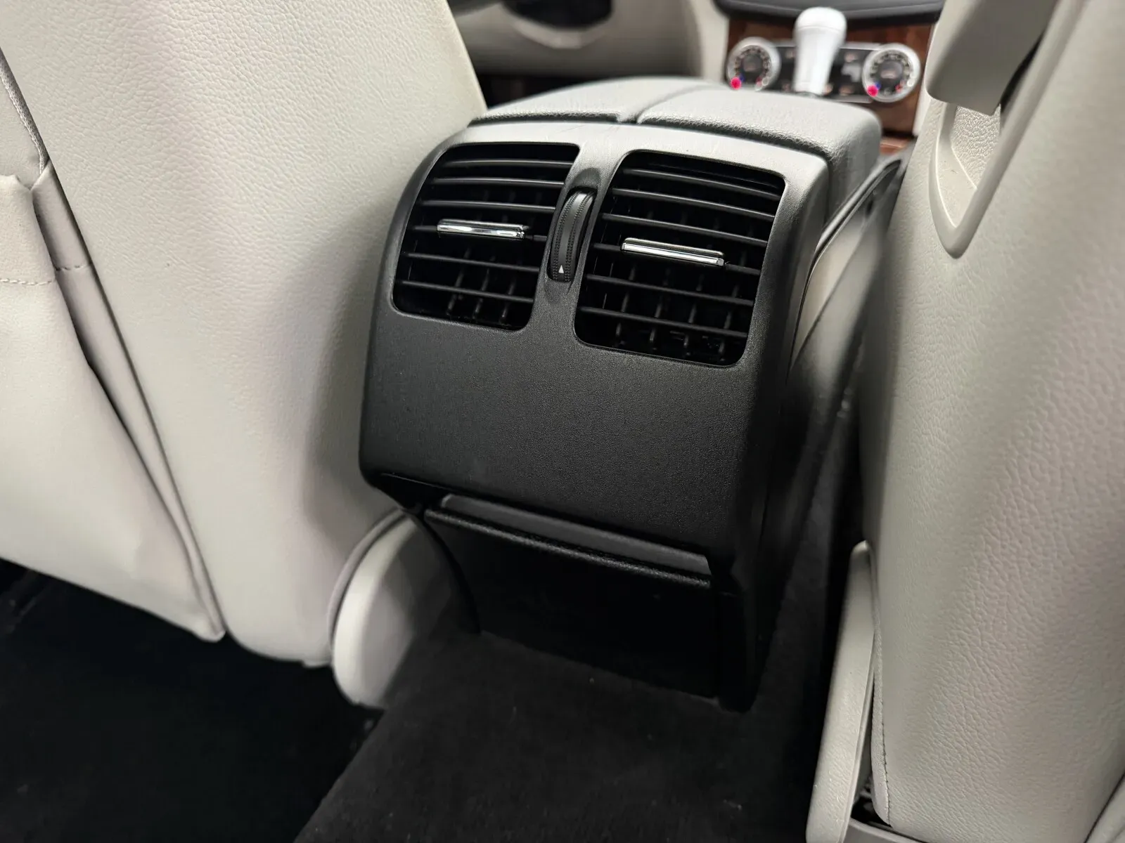 Mercedes-Benz C-Class photo 22
