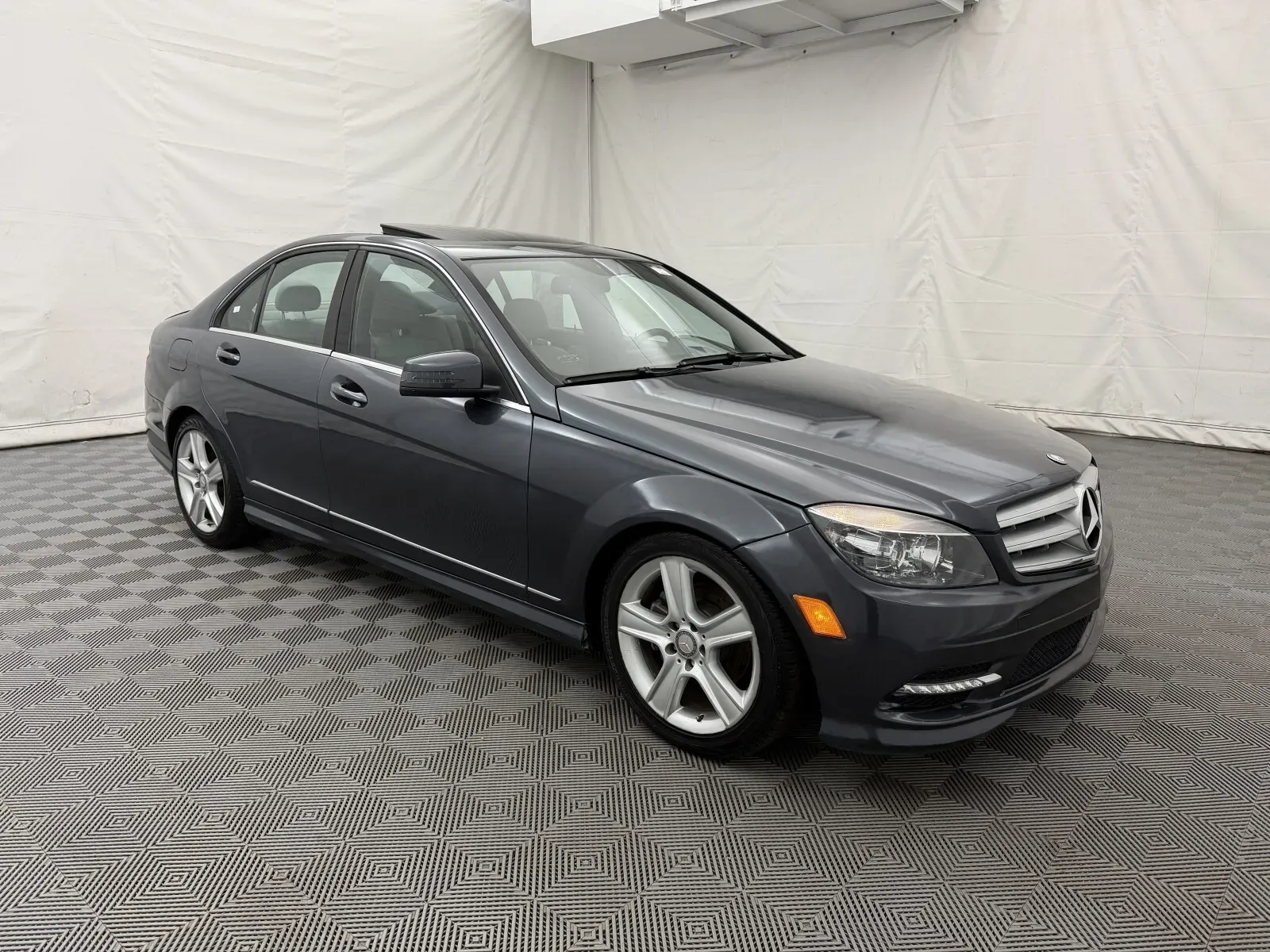 Mercedes-Benz C-Class photo 4
