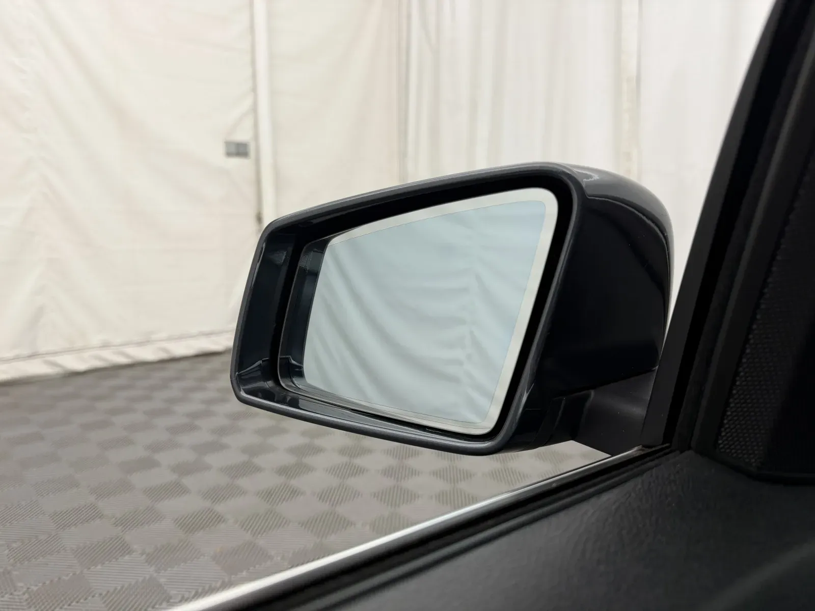 Mercedes-Benz C-Class photo 13