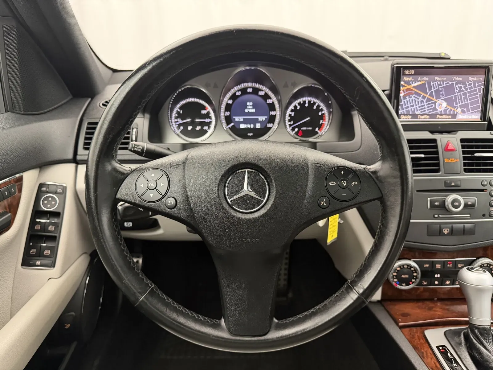 Mercedes-Benz C-Class photo 11