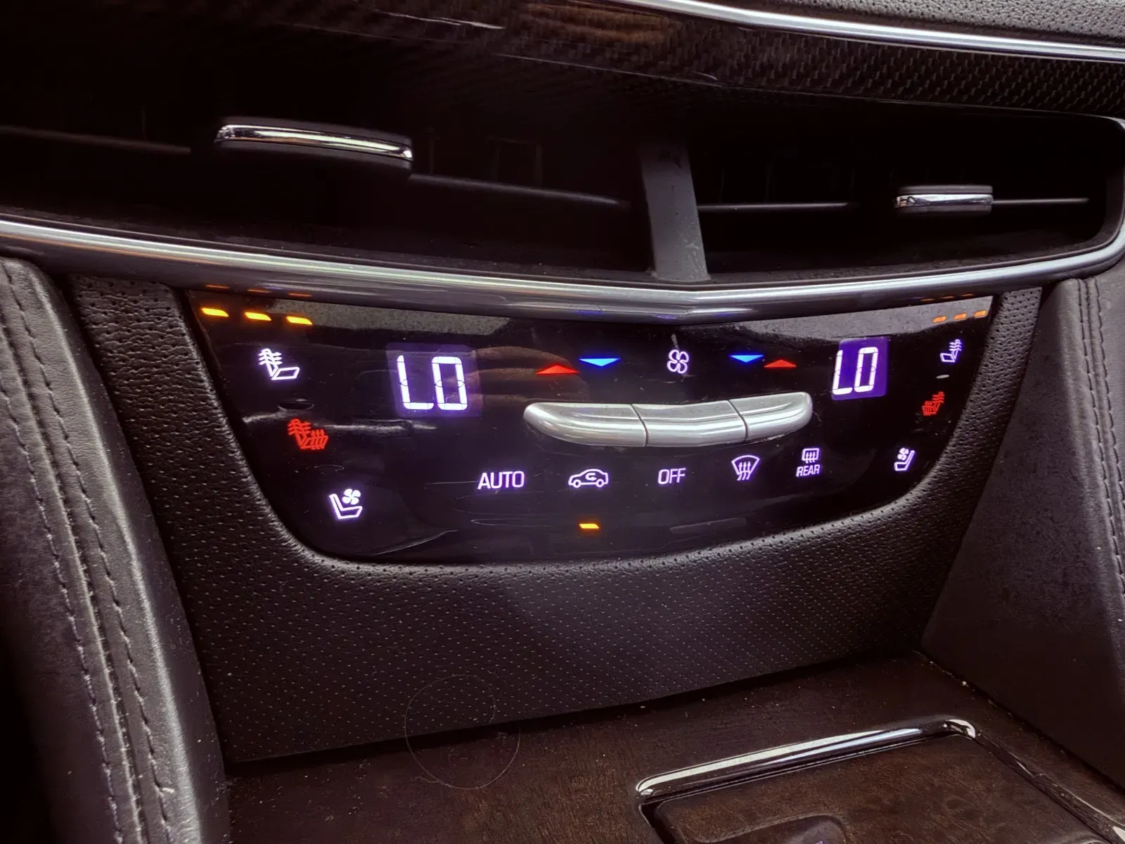 Cadillac CT6 photo 30