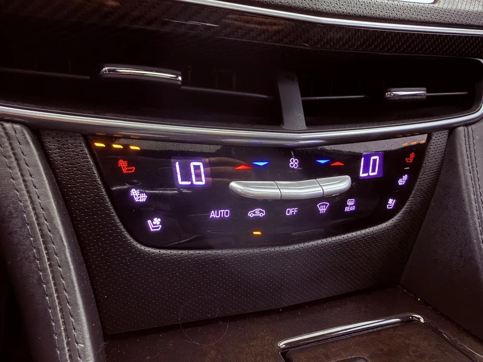 Cadillac CT6 photo 29