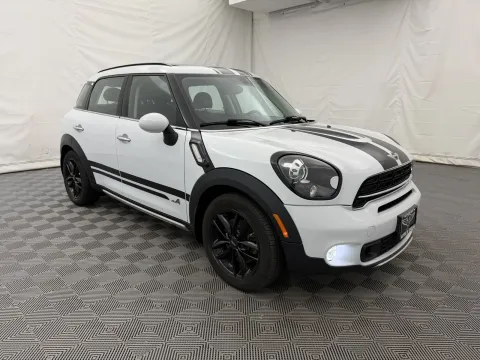 More photos of 2016 MINI Cooper Countryman S at Autos of Chicago, IL