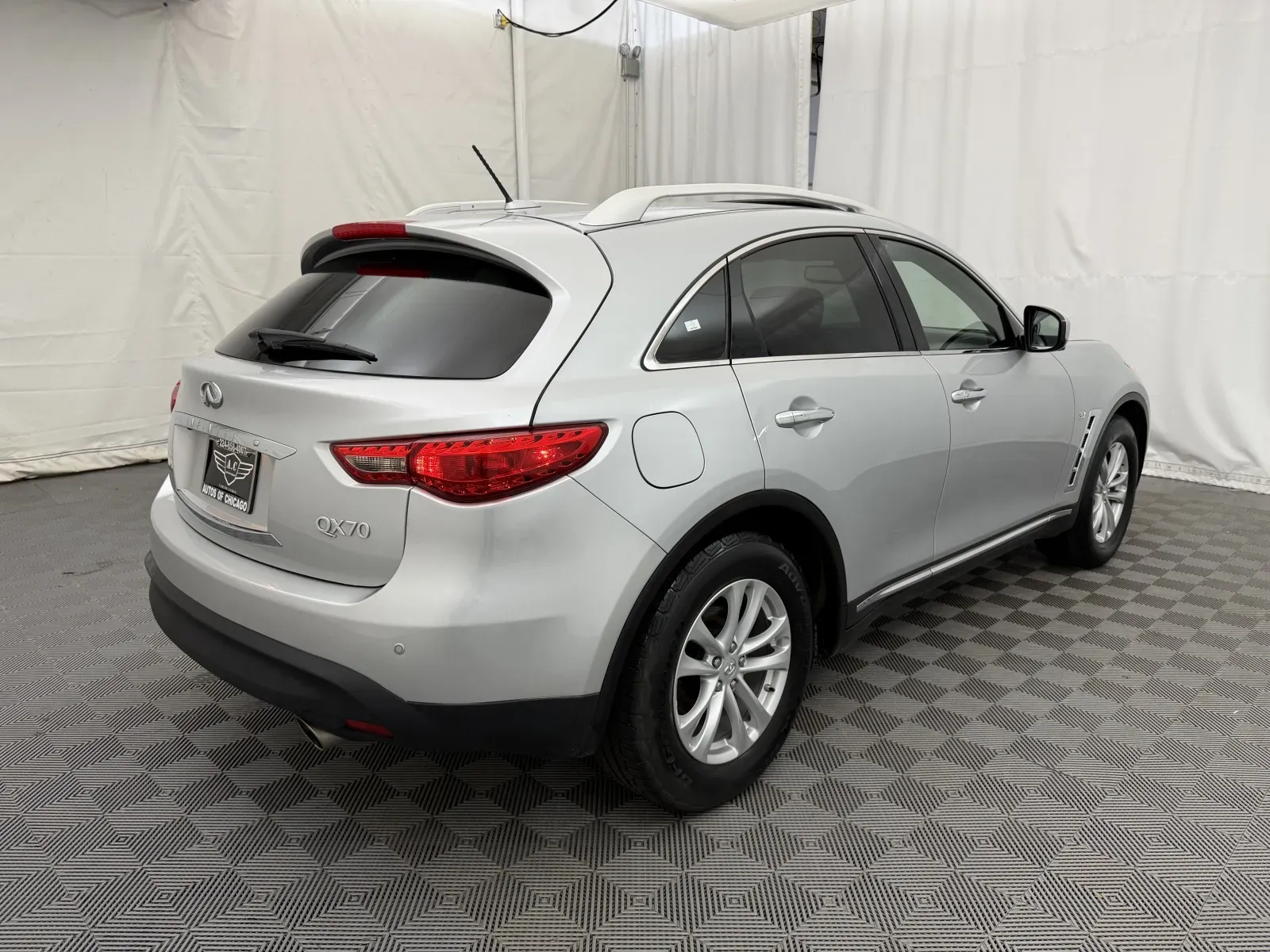 Infiniti QX70 photo 5