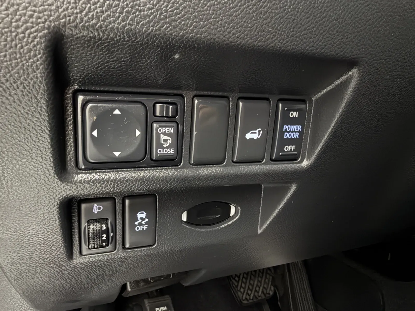 Infiniti QX70 photo 13