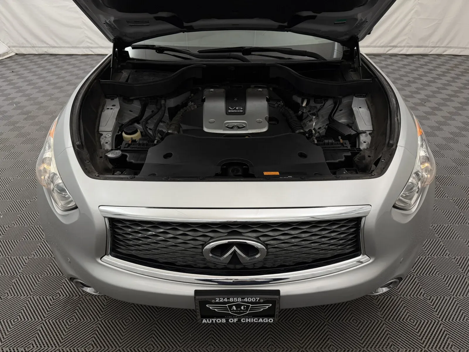 Infiniti QX70 photo 29