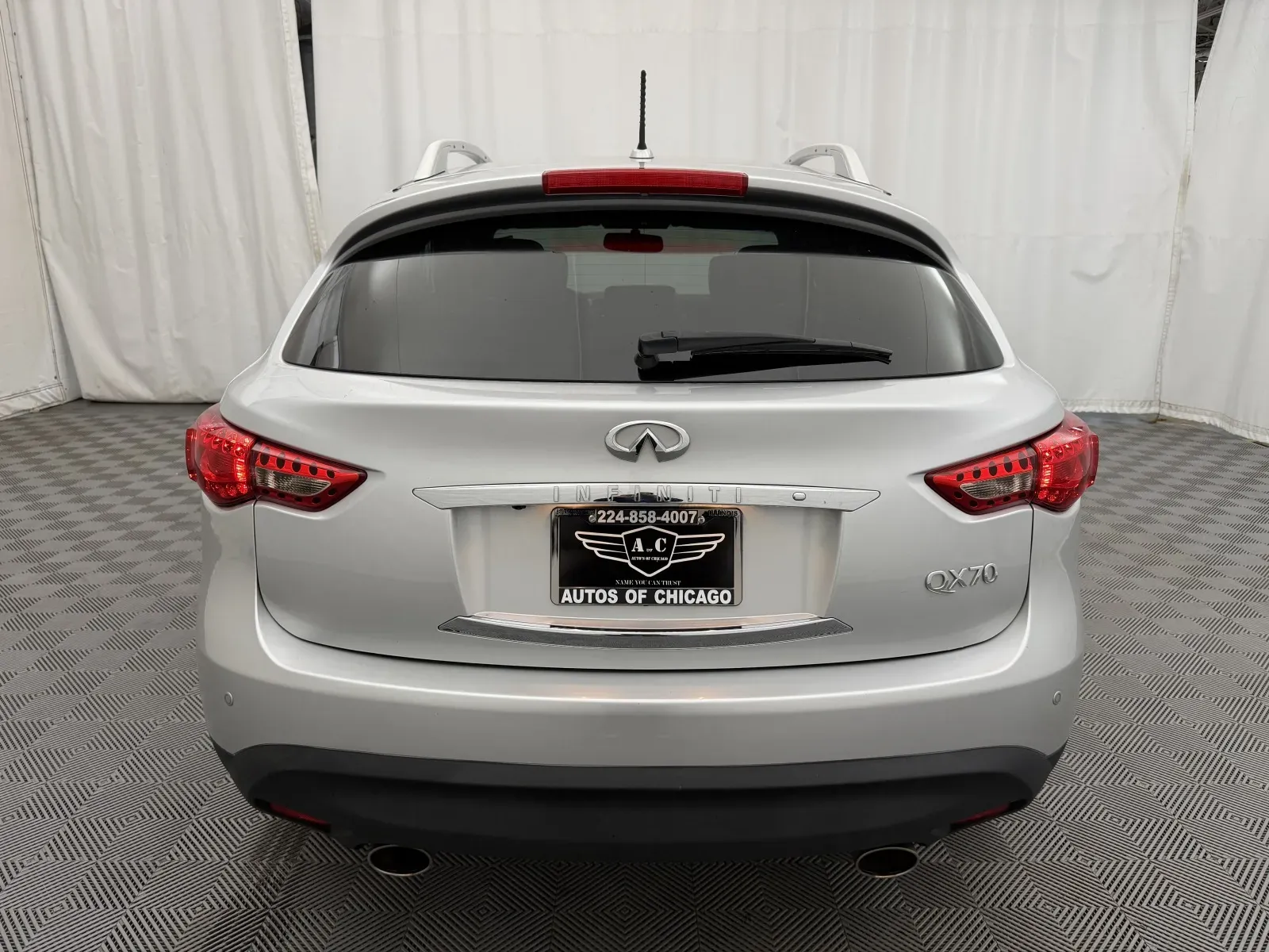 Infiniti QX70 photo 6