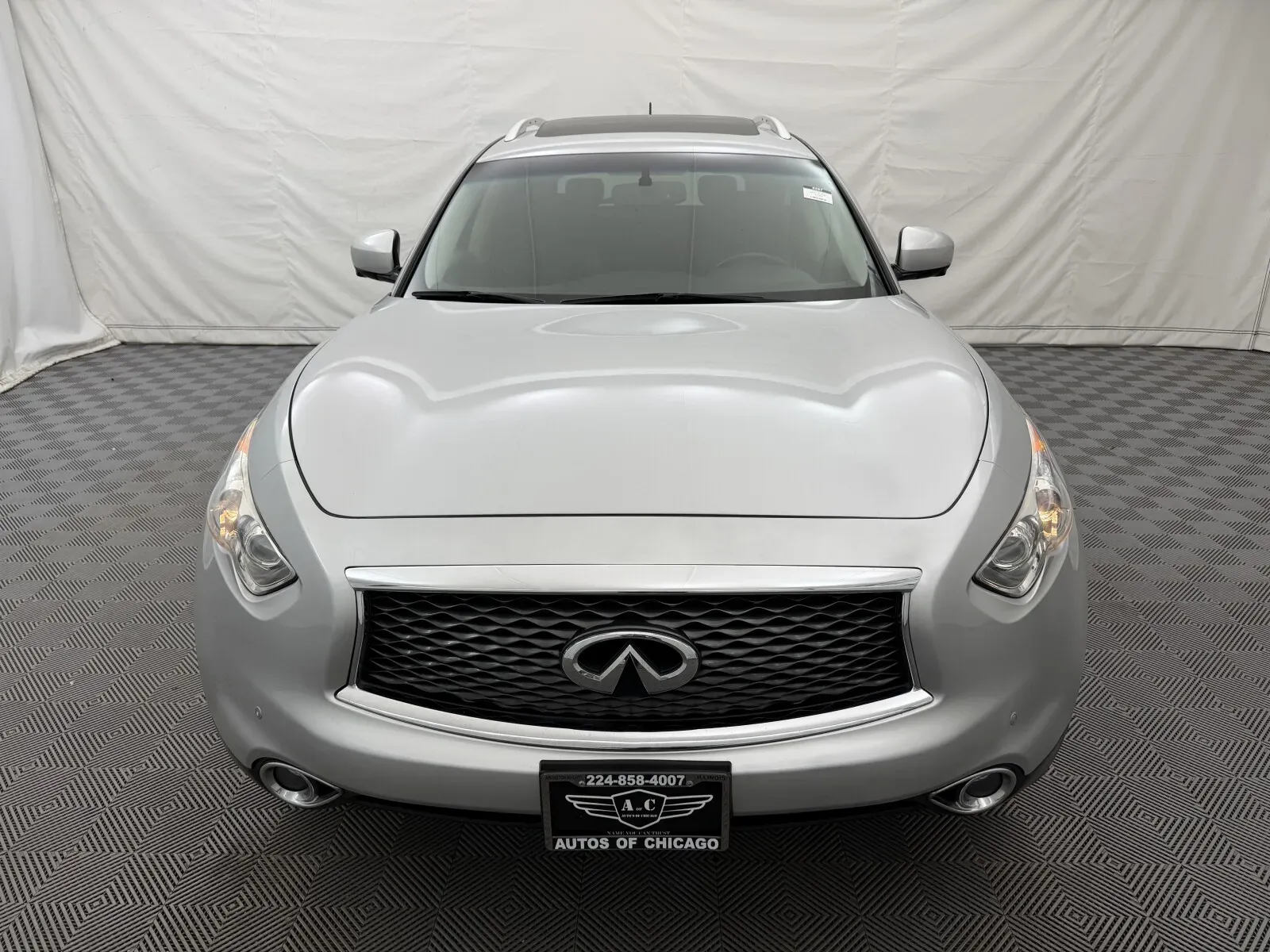 Infiniti QX70 photo 3