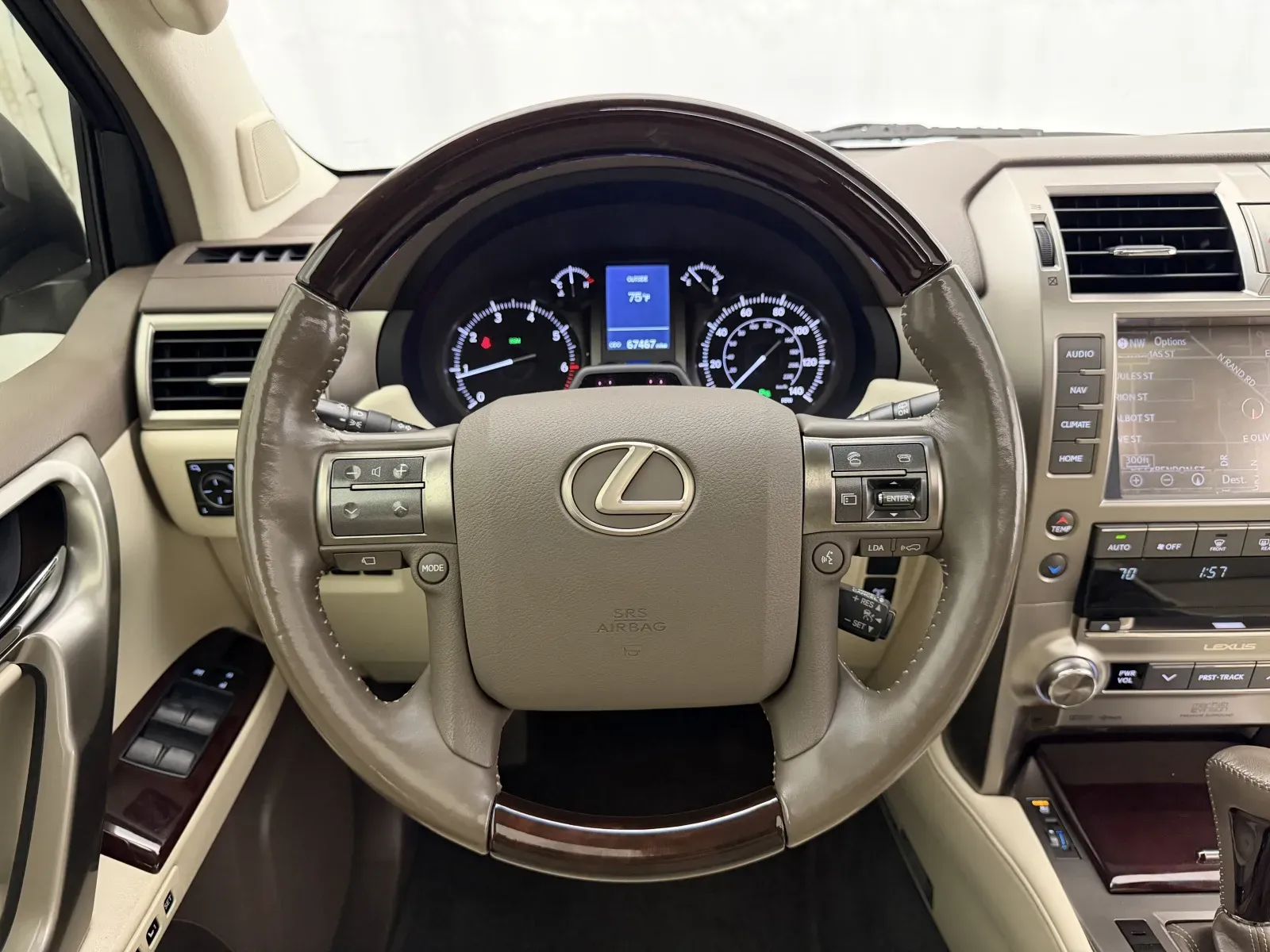 Lexus GX photo 12