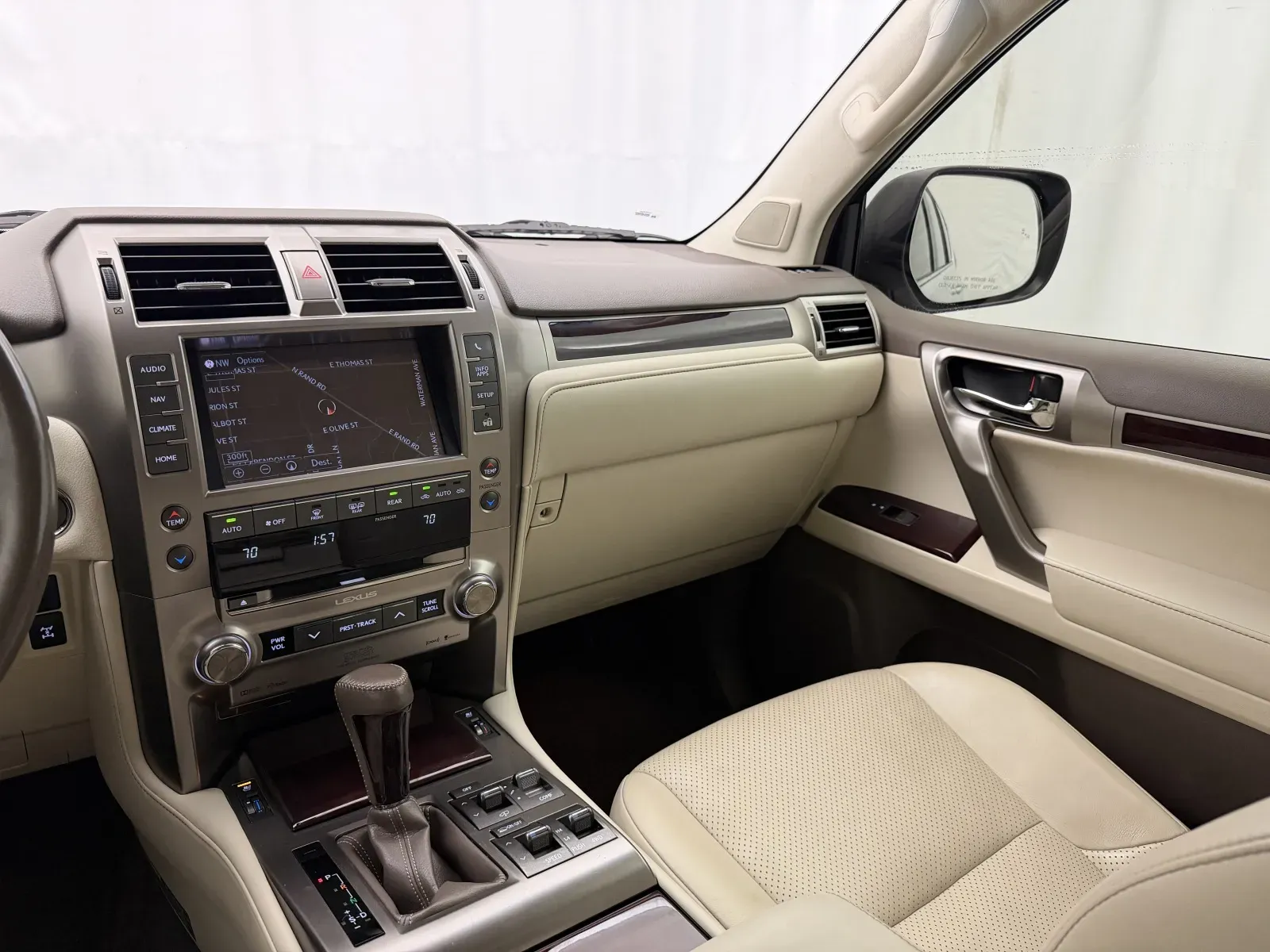 Lexus GX photo 18