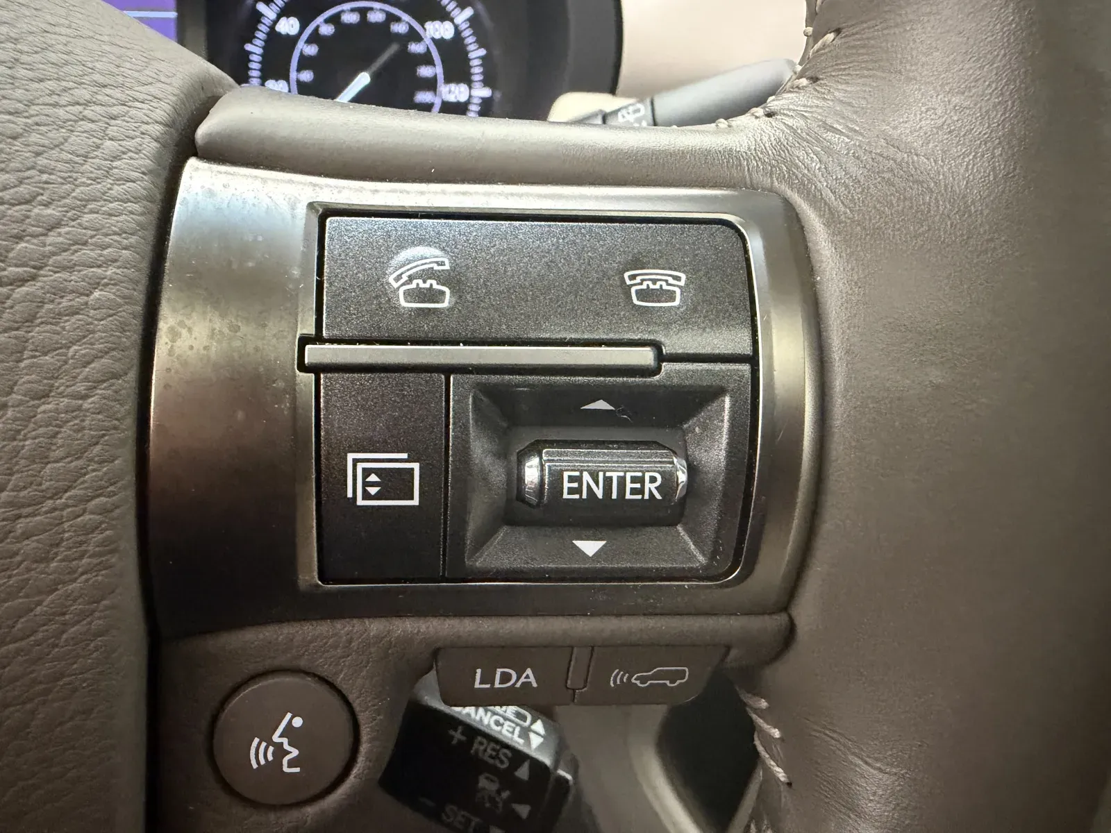 Lexus GX photo 13