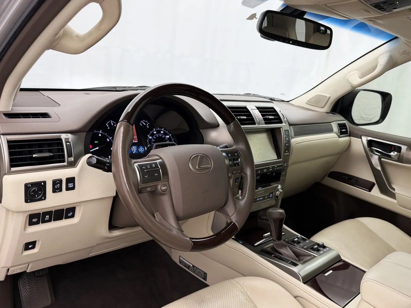Lexus GX photo 11