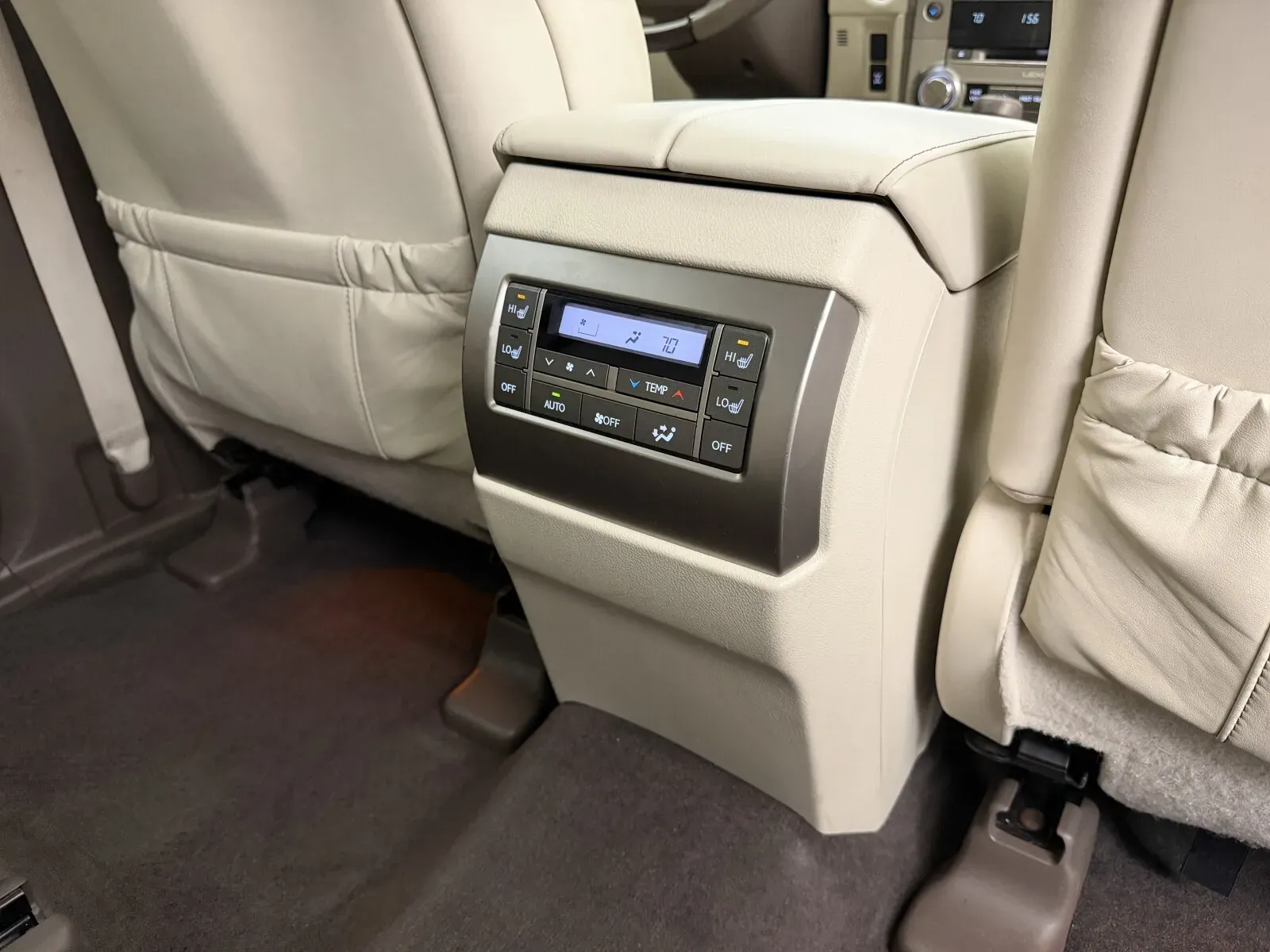 Lexus GX photo 29