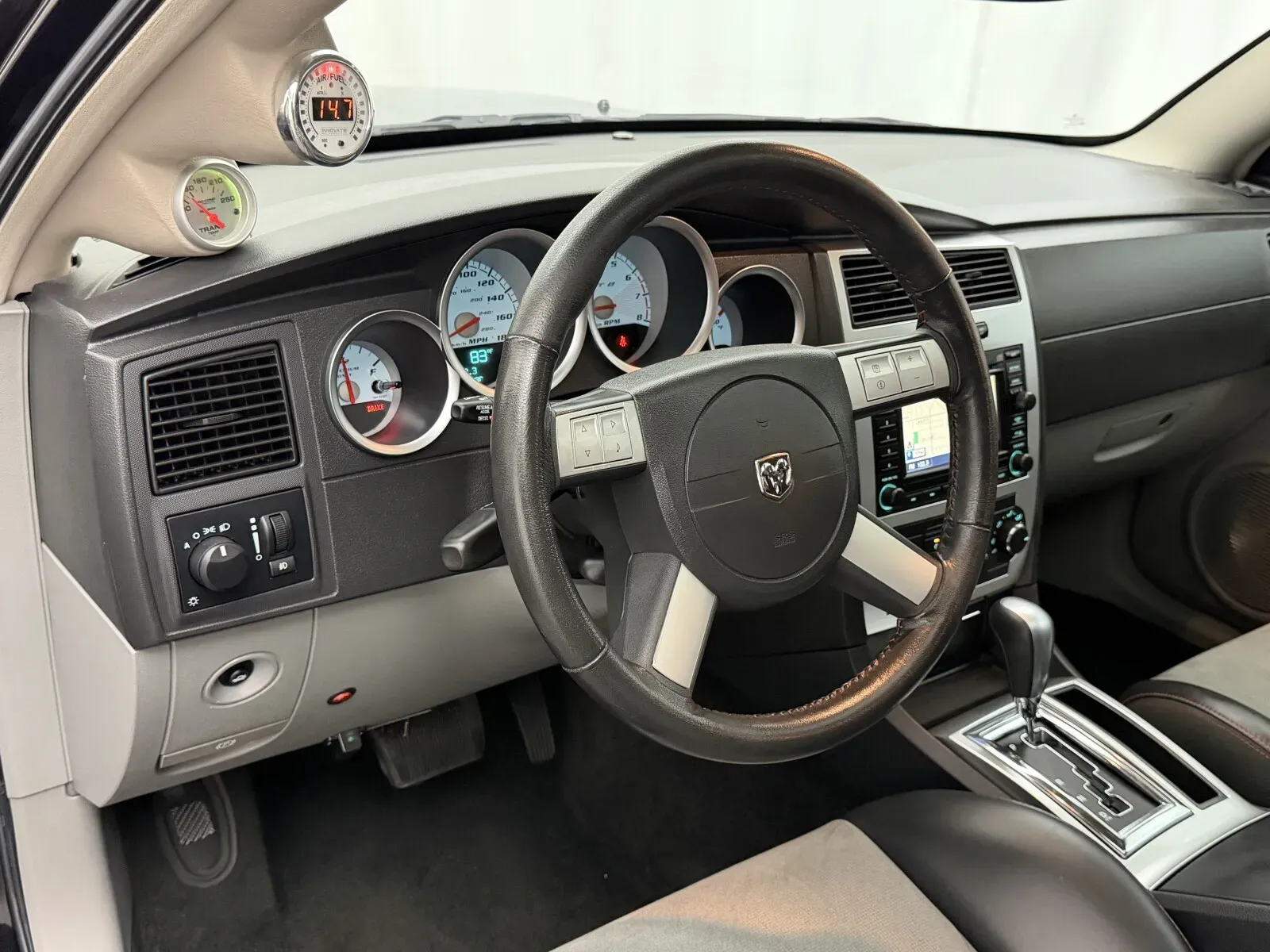 Dodge Charger photo 12