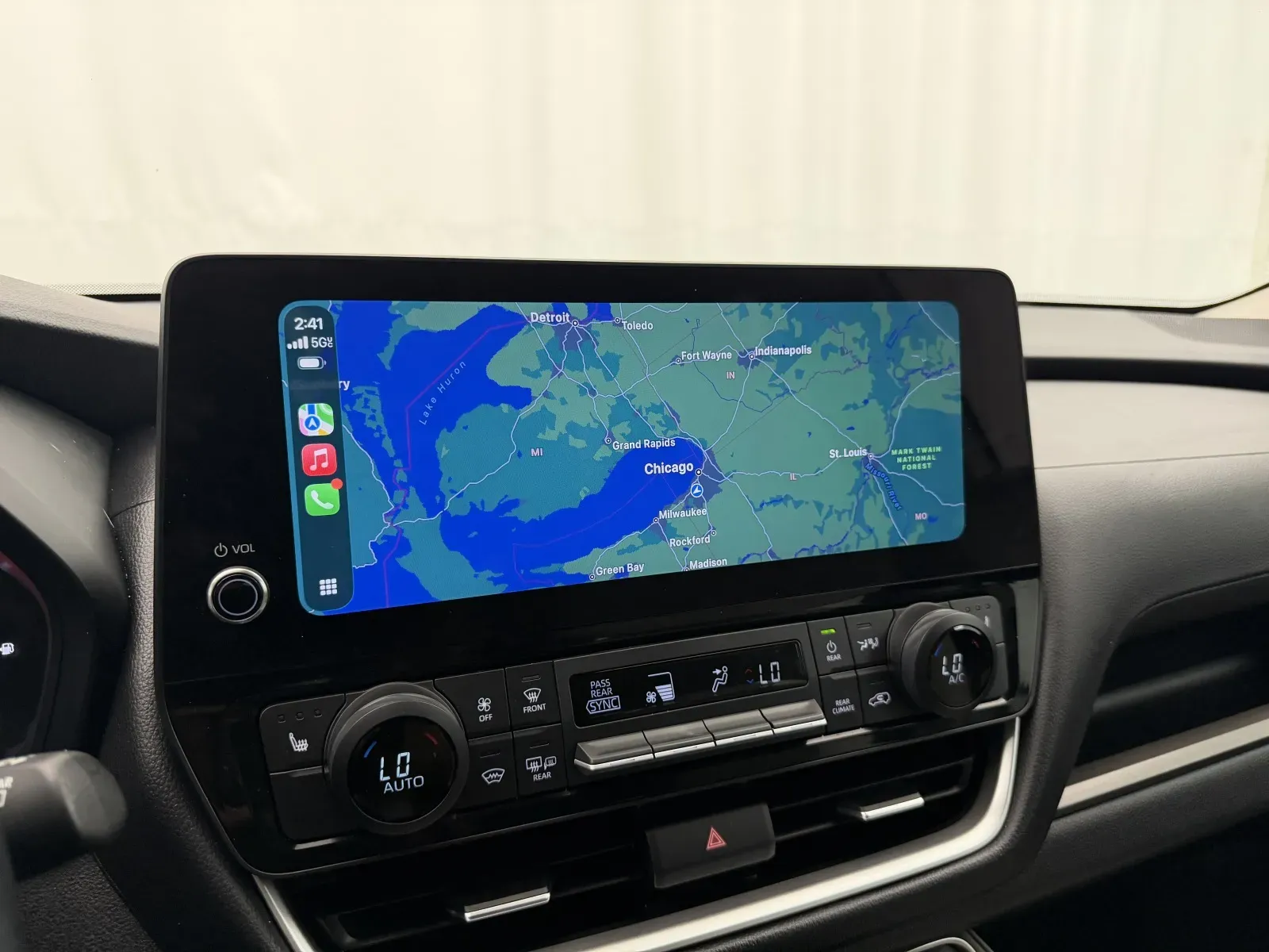 Toyota Grand Highlander photo 18