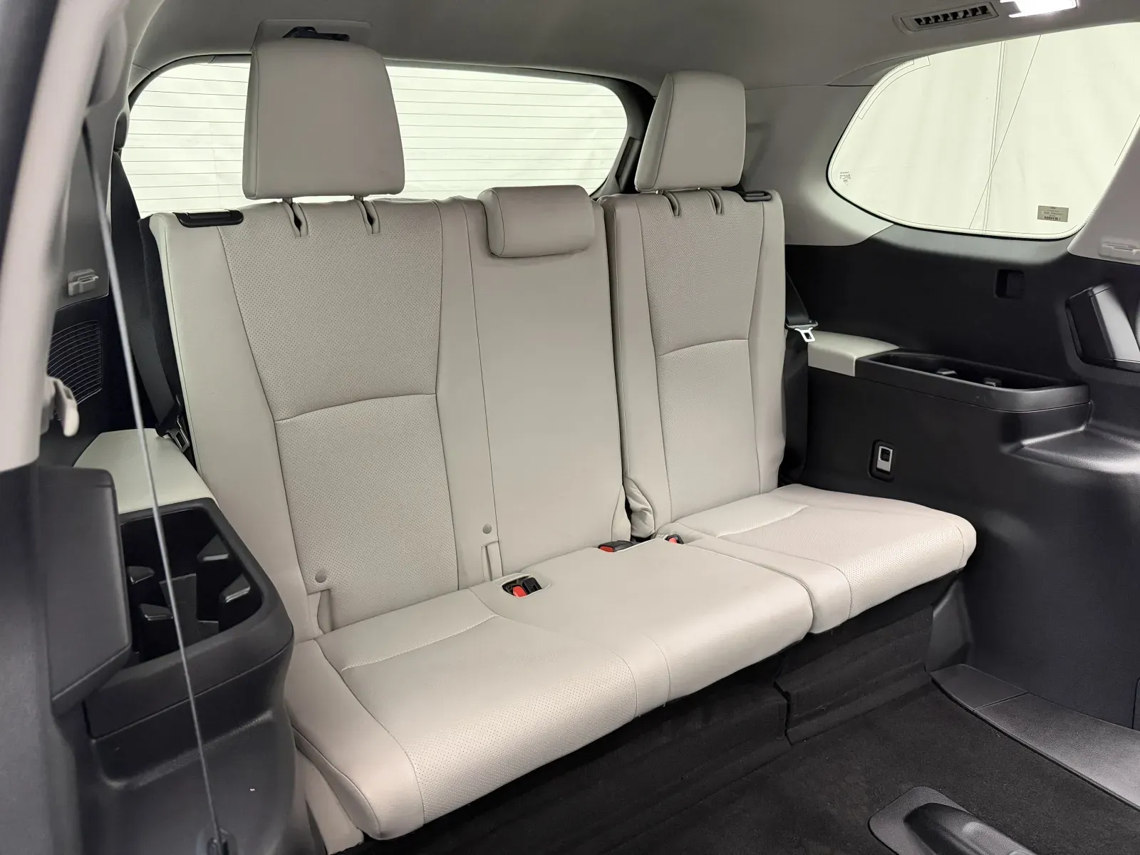 Toyota Grand Highlander photo 29