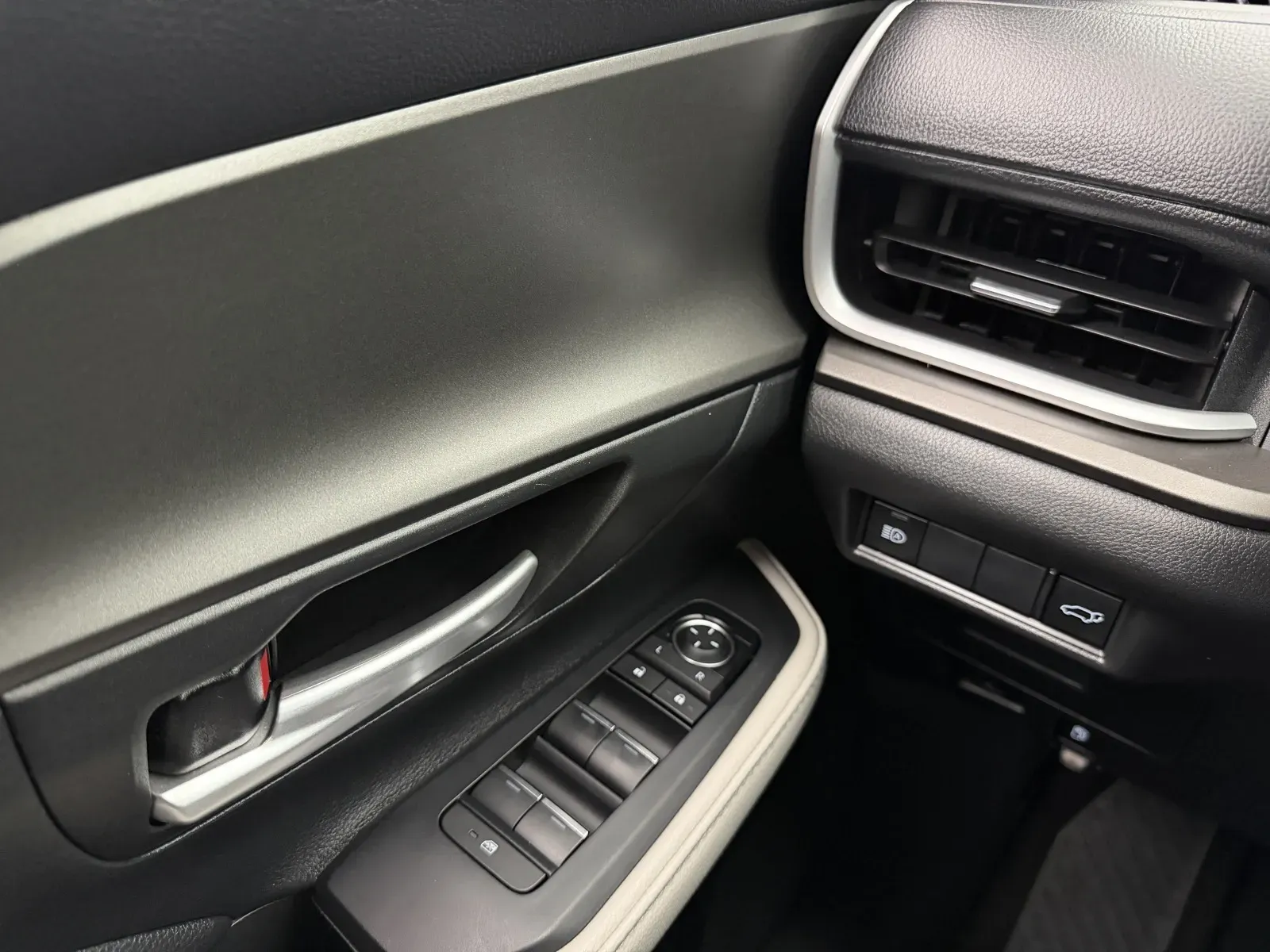 Toyota Grand Highlander photo 15