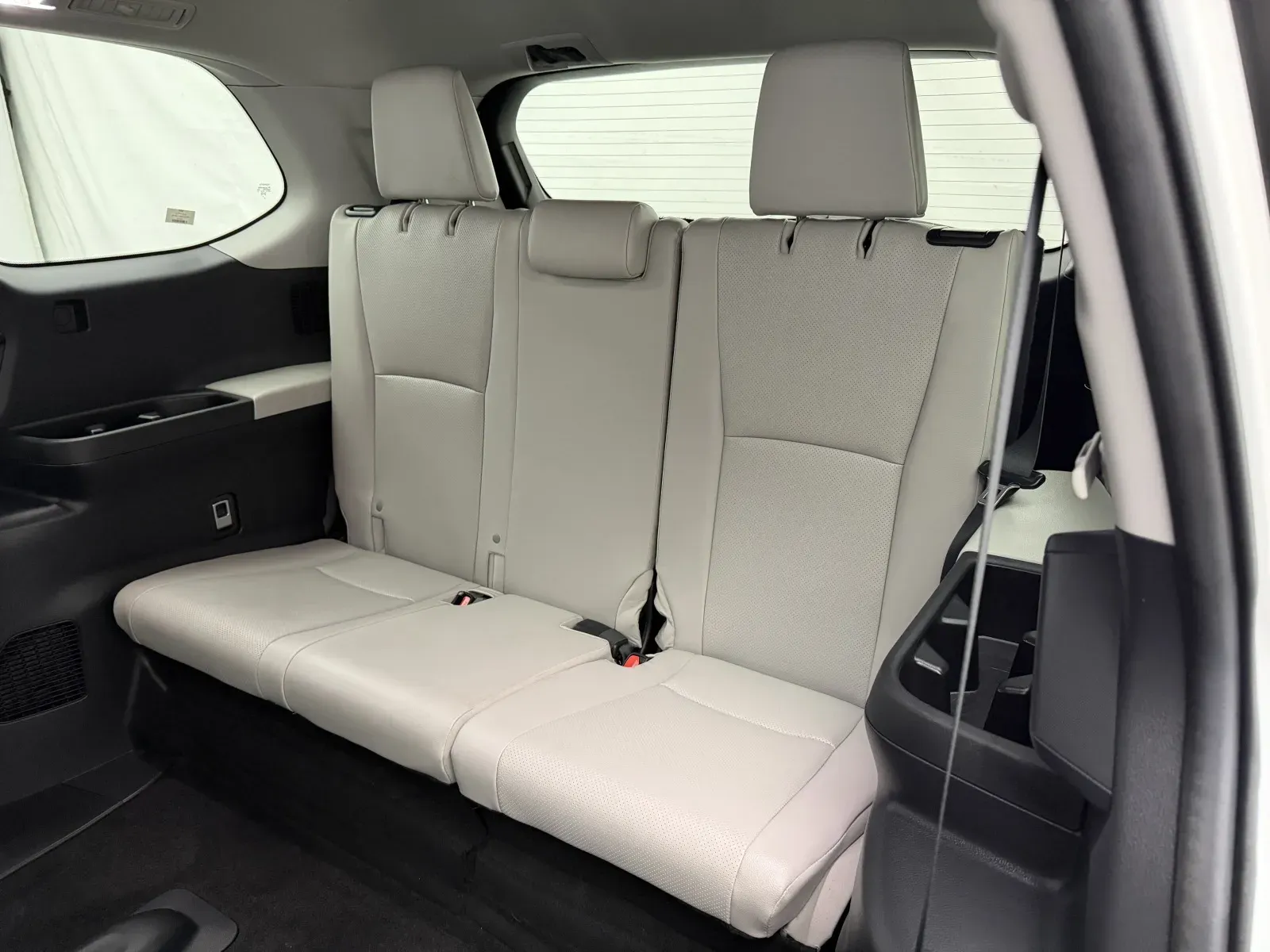 Toyota Grand Highlander photo 28