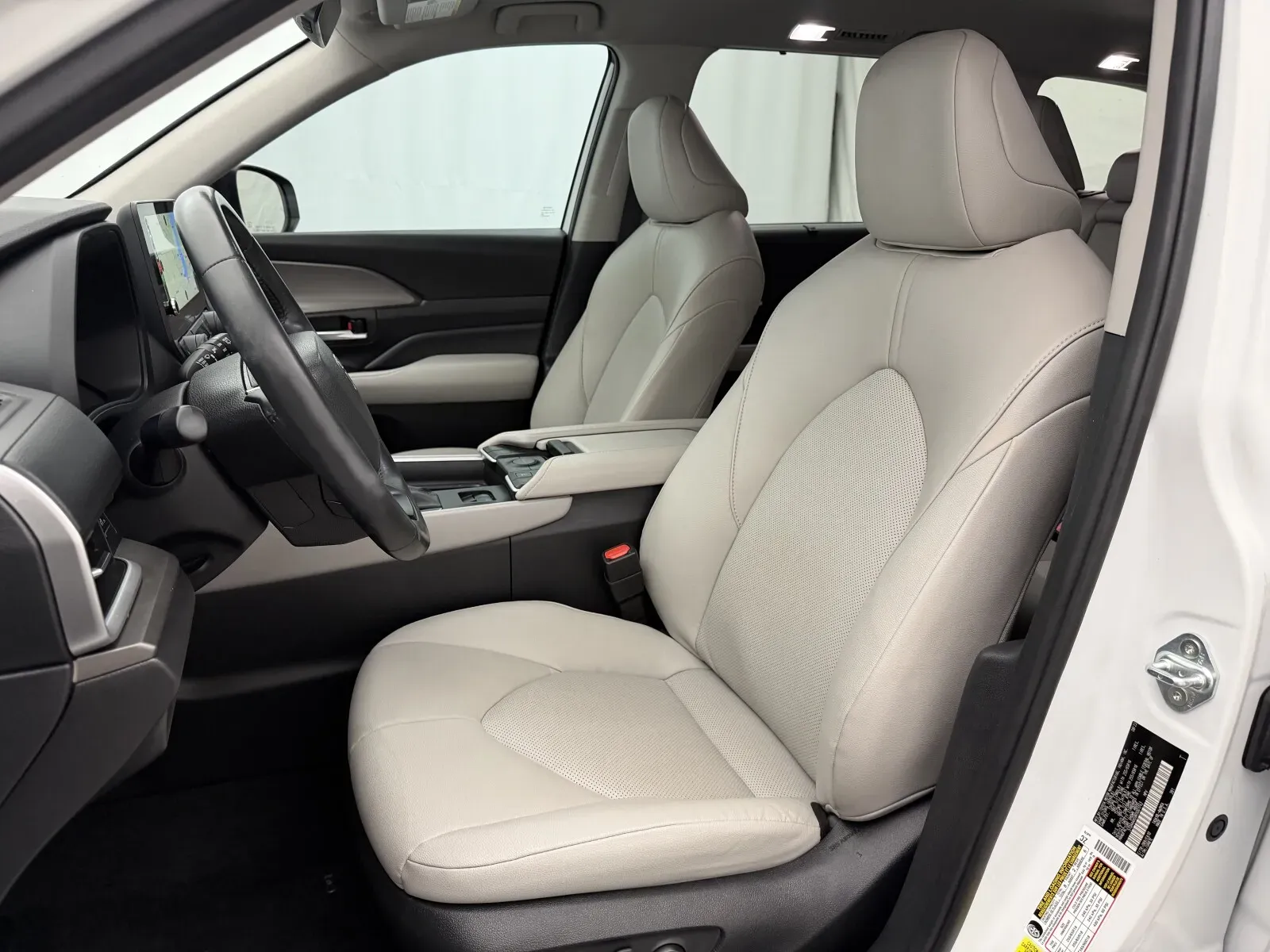 Toyota Grand Highlander photo 10