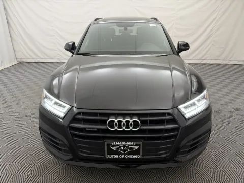 Another view of 2019 Audi Q5 quattro Progressiv 45 TFSI for sale in Arlington Heights, IL at Autos of Chicago