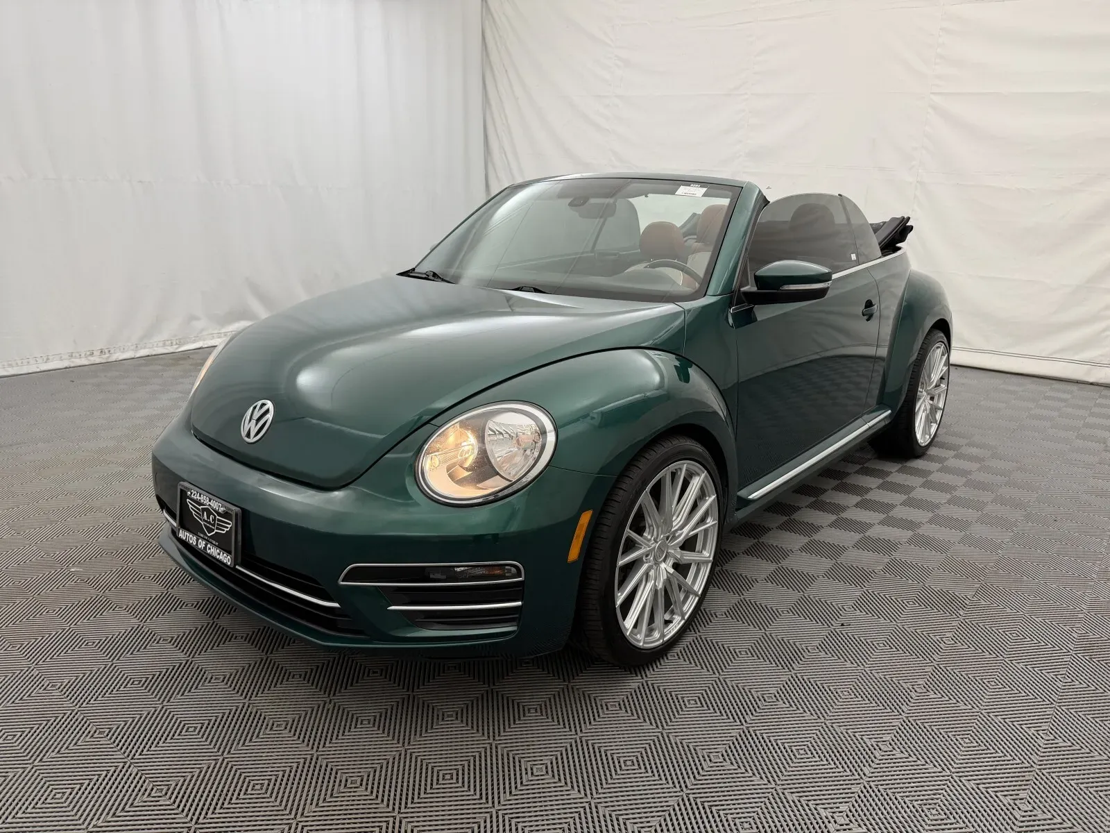 Volkswagen Beetle photo 2