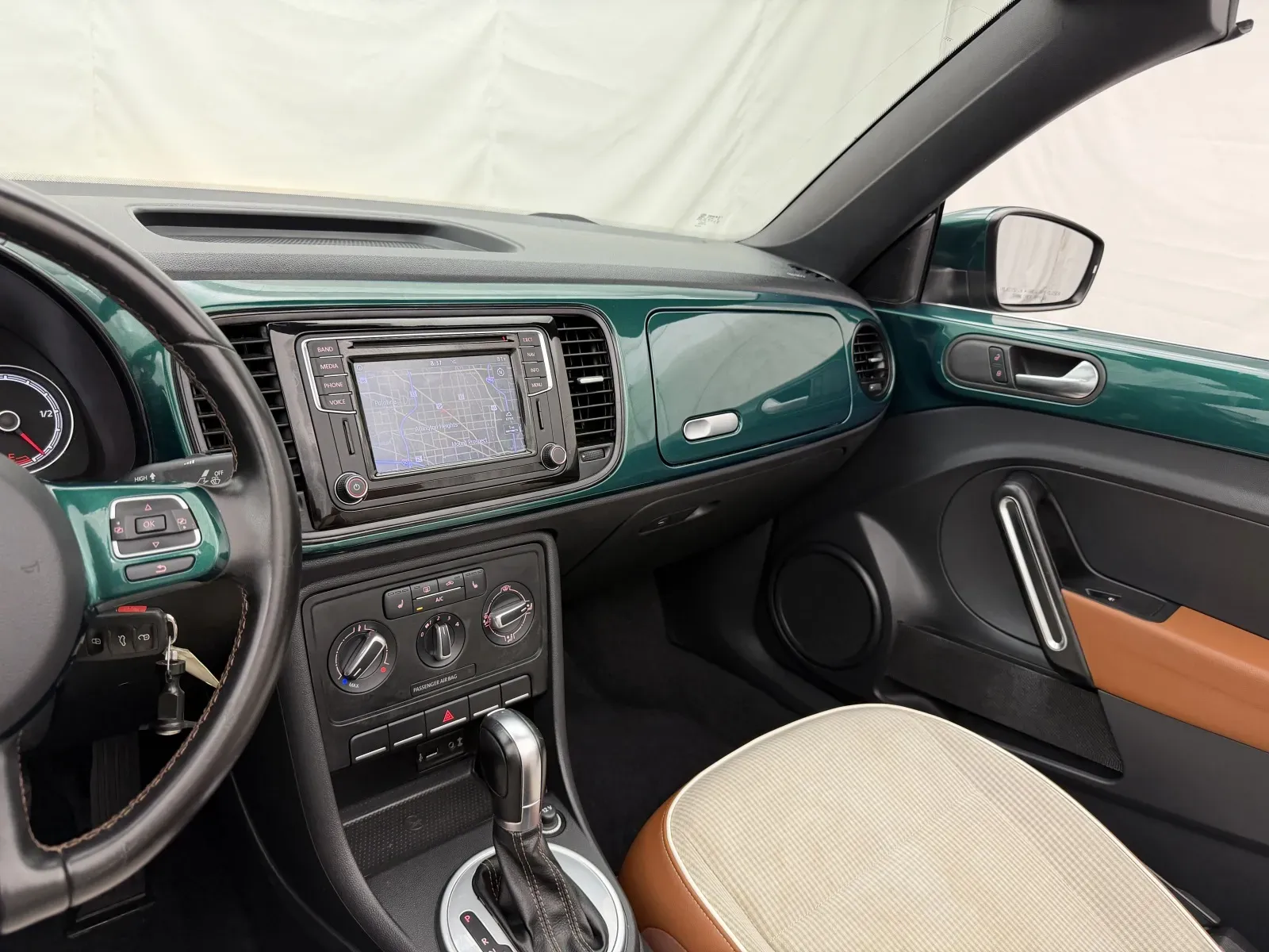 Volkswagen Beetle photo 19
