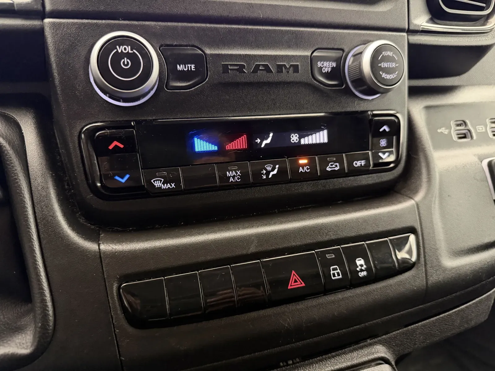 Ram Cargo Van photo 18