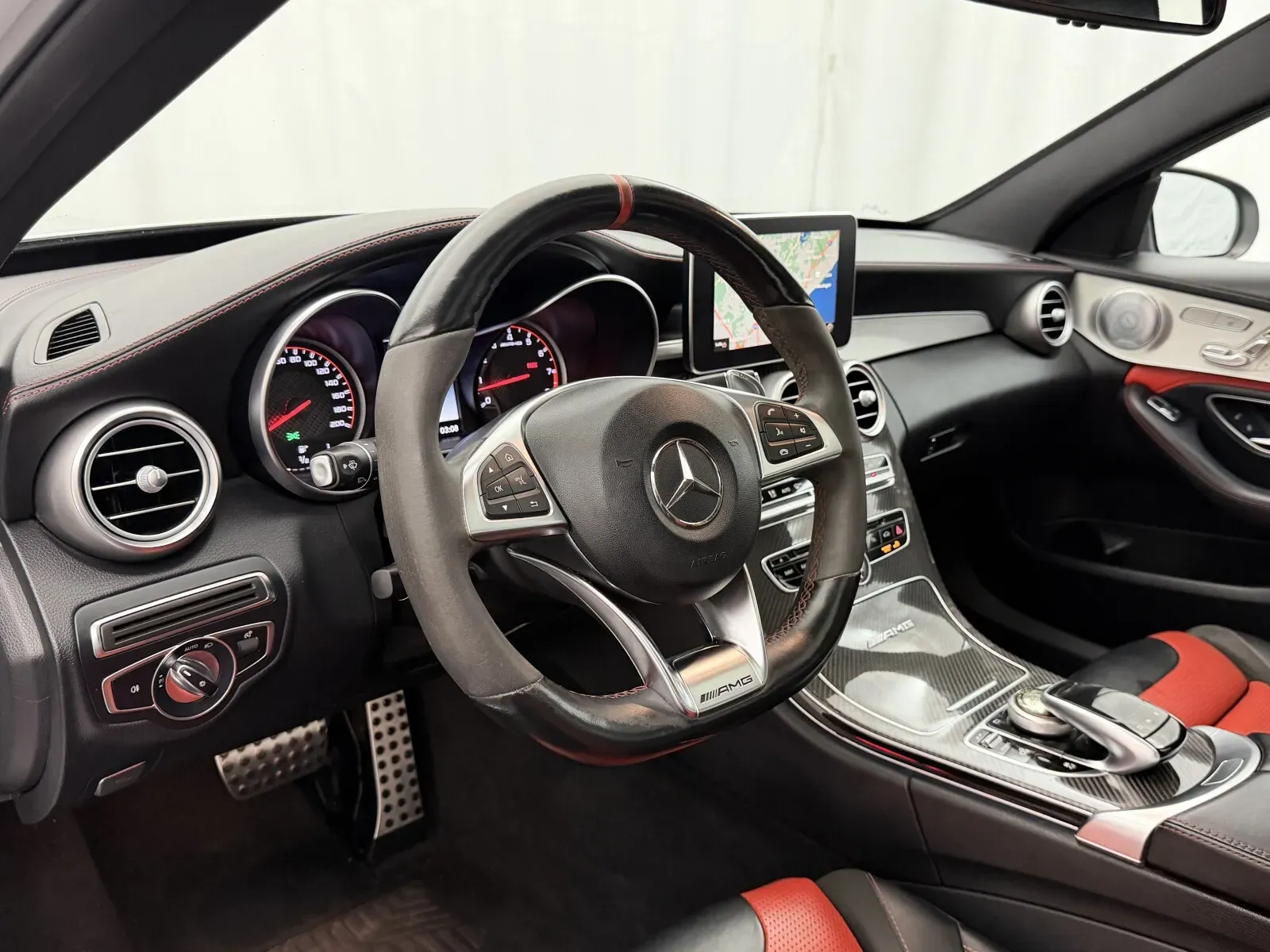 Mercedes-Benz C-Class photo 11