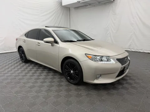 More photos of 2015 Lexus ES 350 at Autos of Chicago, IL