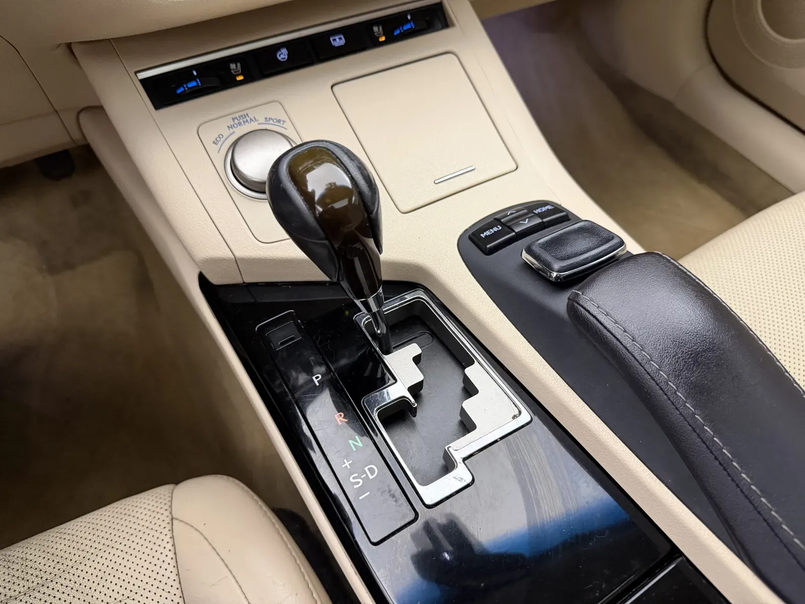 Lexus ES photo 27