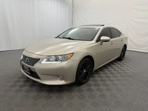 Photos of 2015 Lexus ES 350 for sale in Arlington Heights, IL at Autos of Chicago