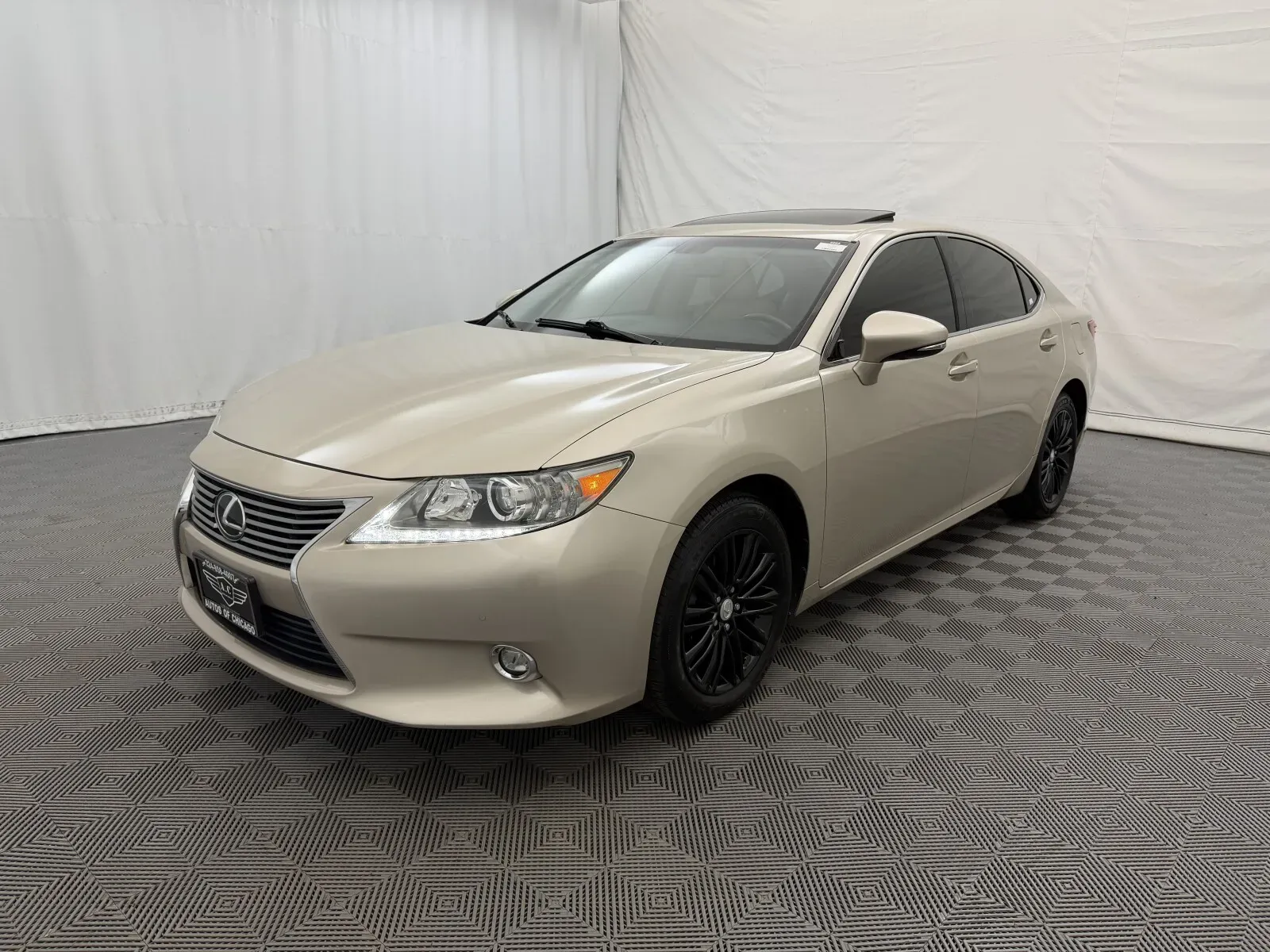 Lexus ES photo 2