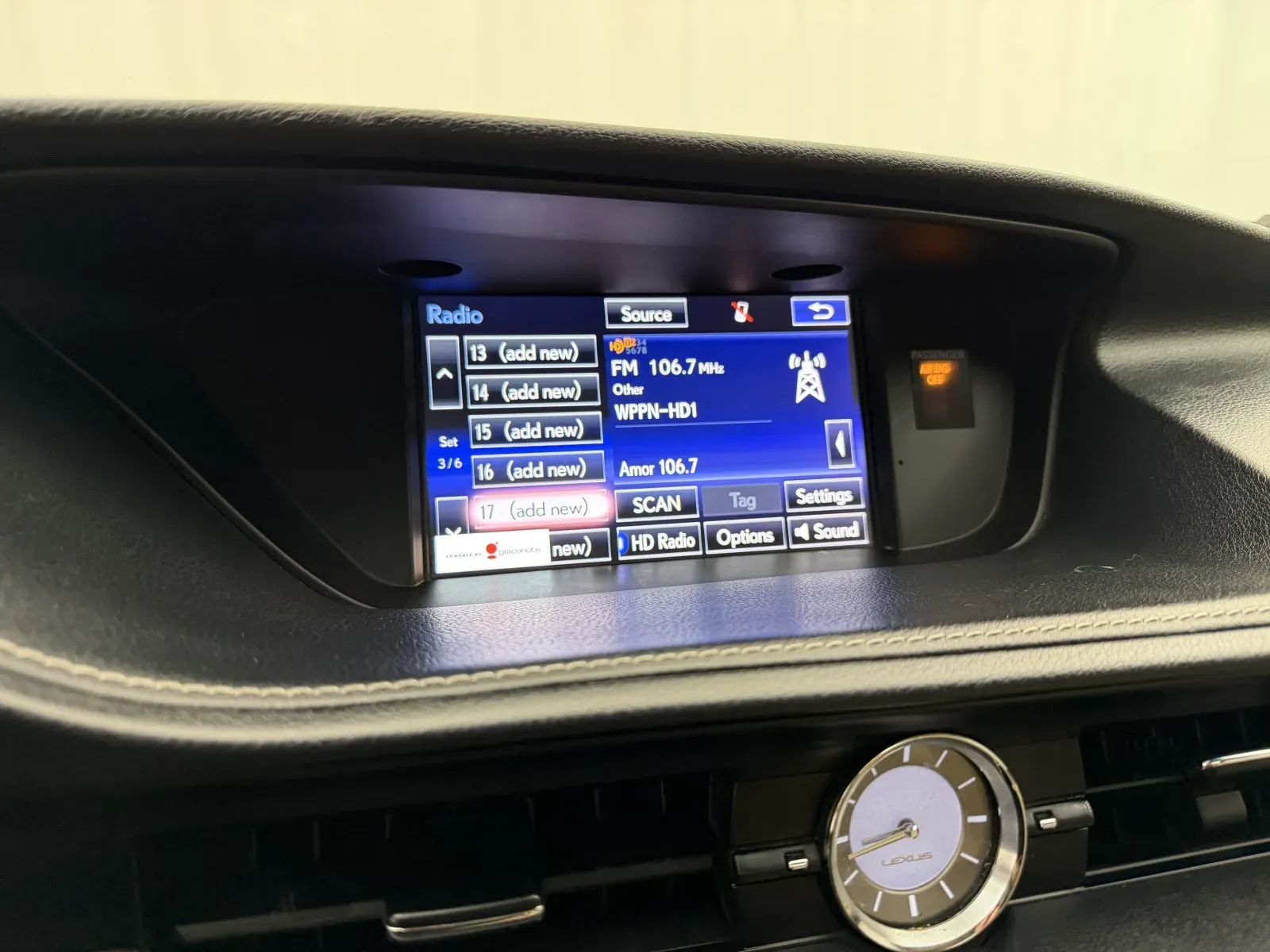 Lexus ES photo 21