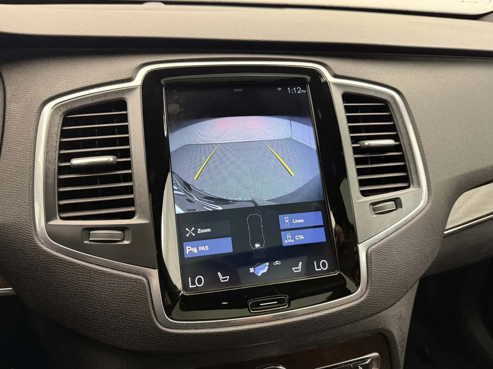 Volvo XC90 photo 23
