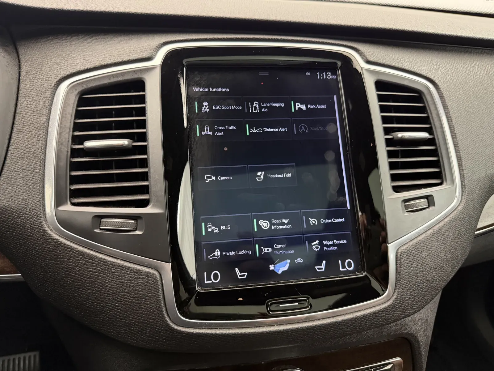 Volvo XC90 photo 25